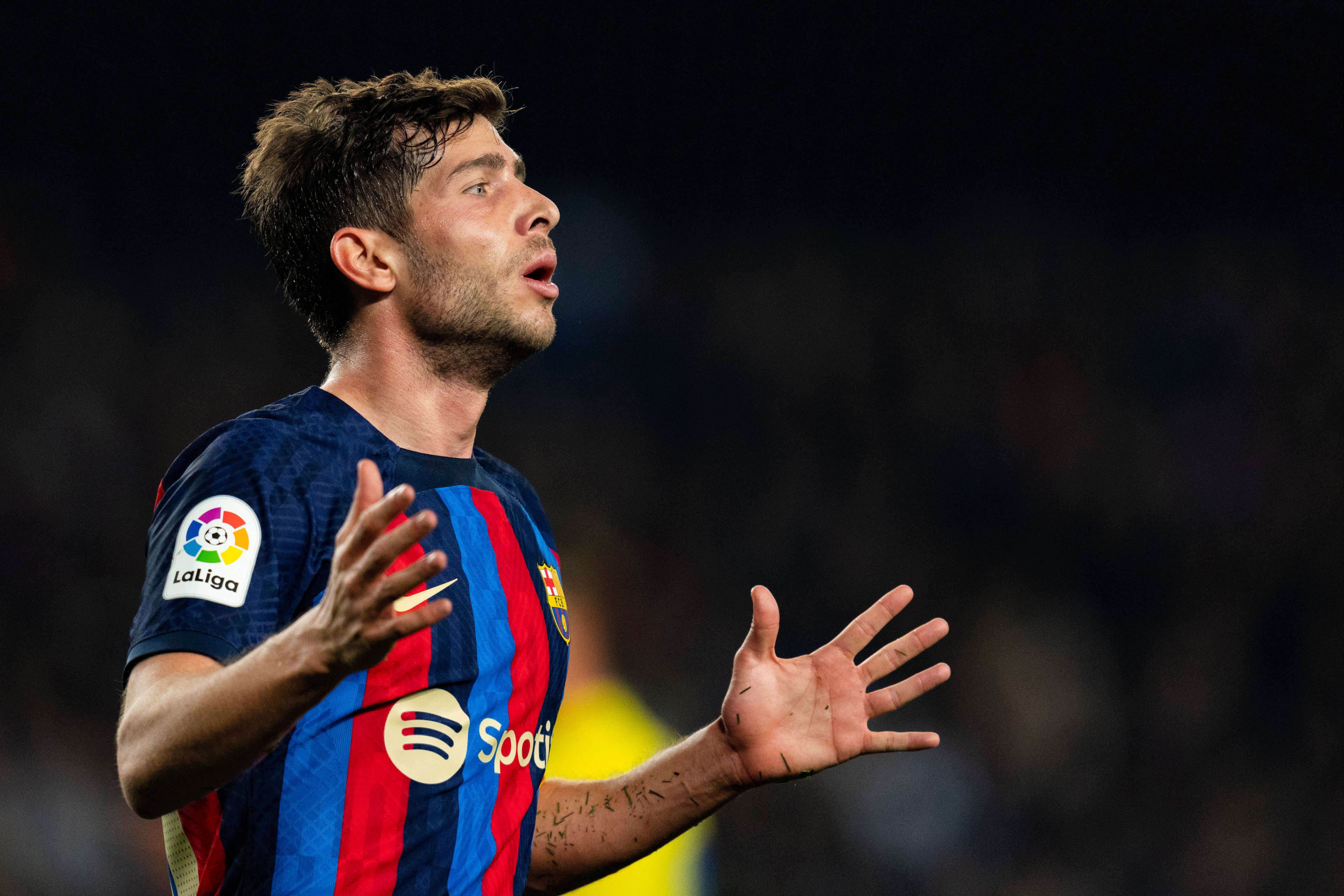  Sergi Roberto se lamenta en el Barcelona-Cádiz.