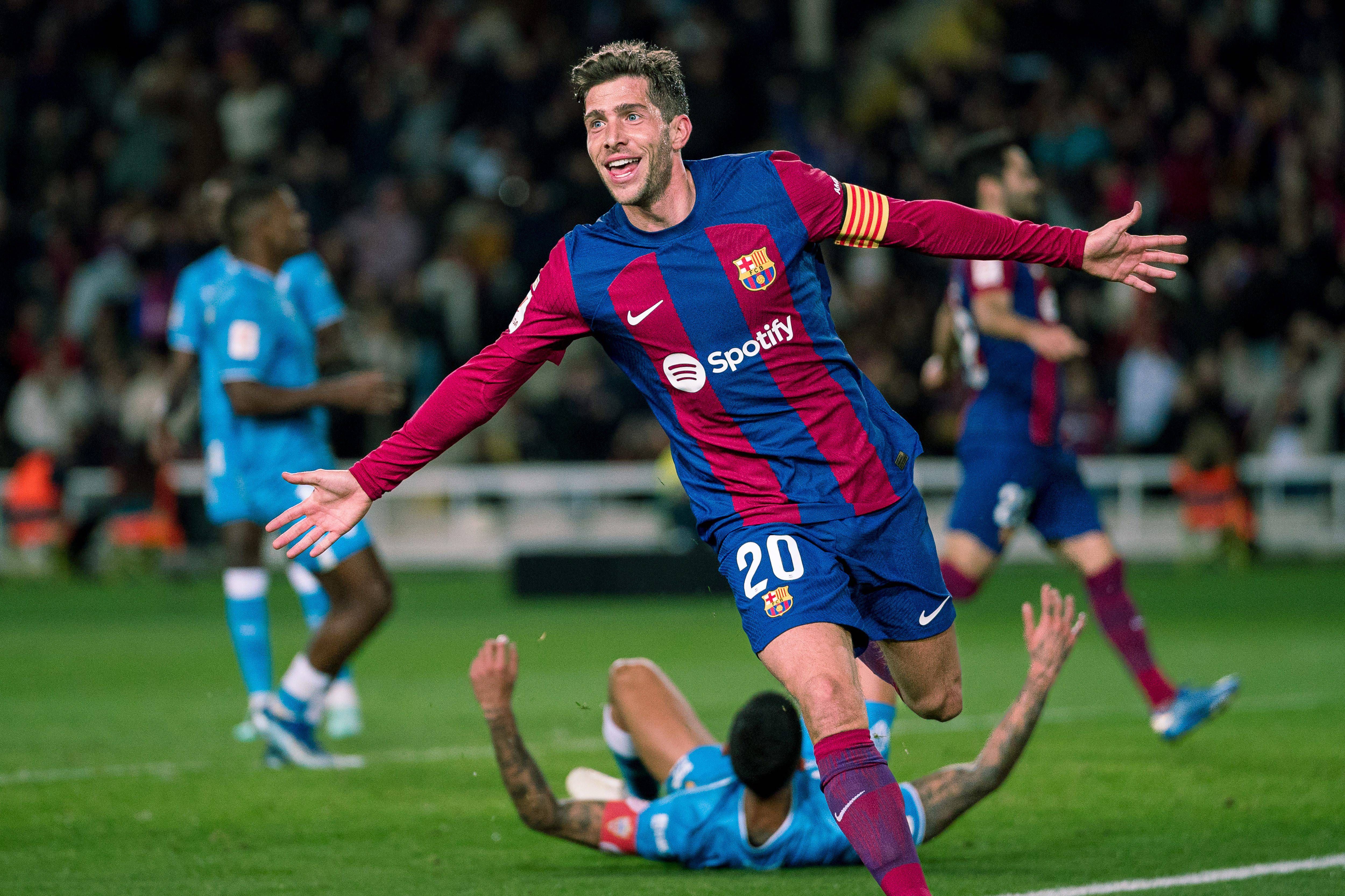  Sergi Roberto celebrando uno de su goles en el Barça-Almería.