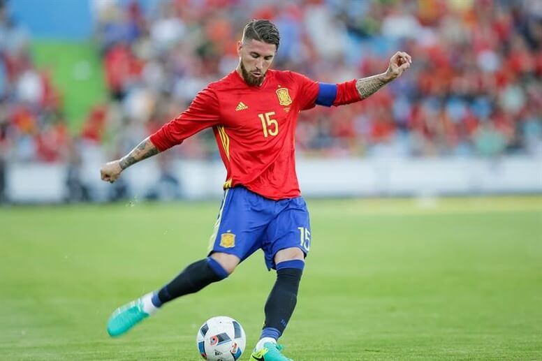  Sergio Ramos, con la camiseta de la Eurocopa 2016.