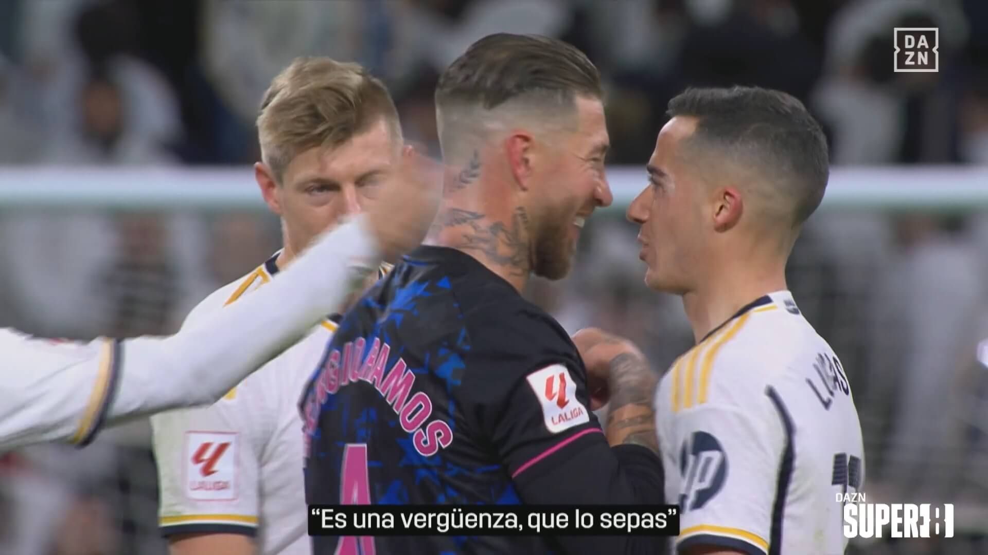 Lucas, bromeando con Ramos.