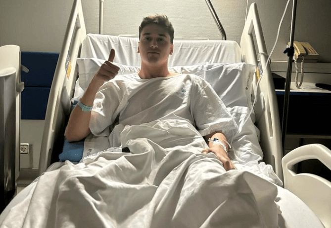  Carlos Dotor tras su operación de pubalgia.