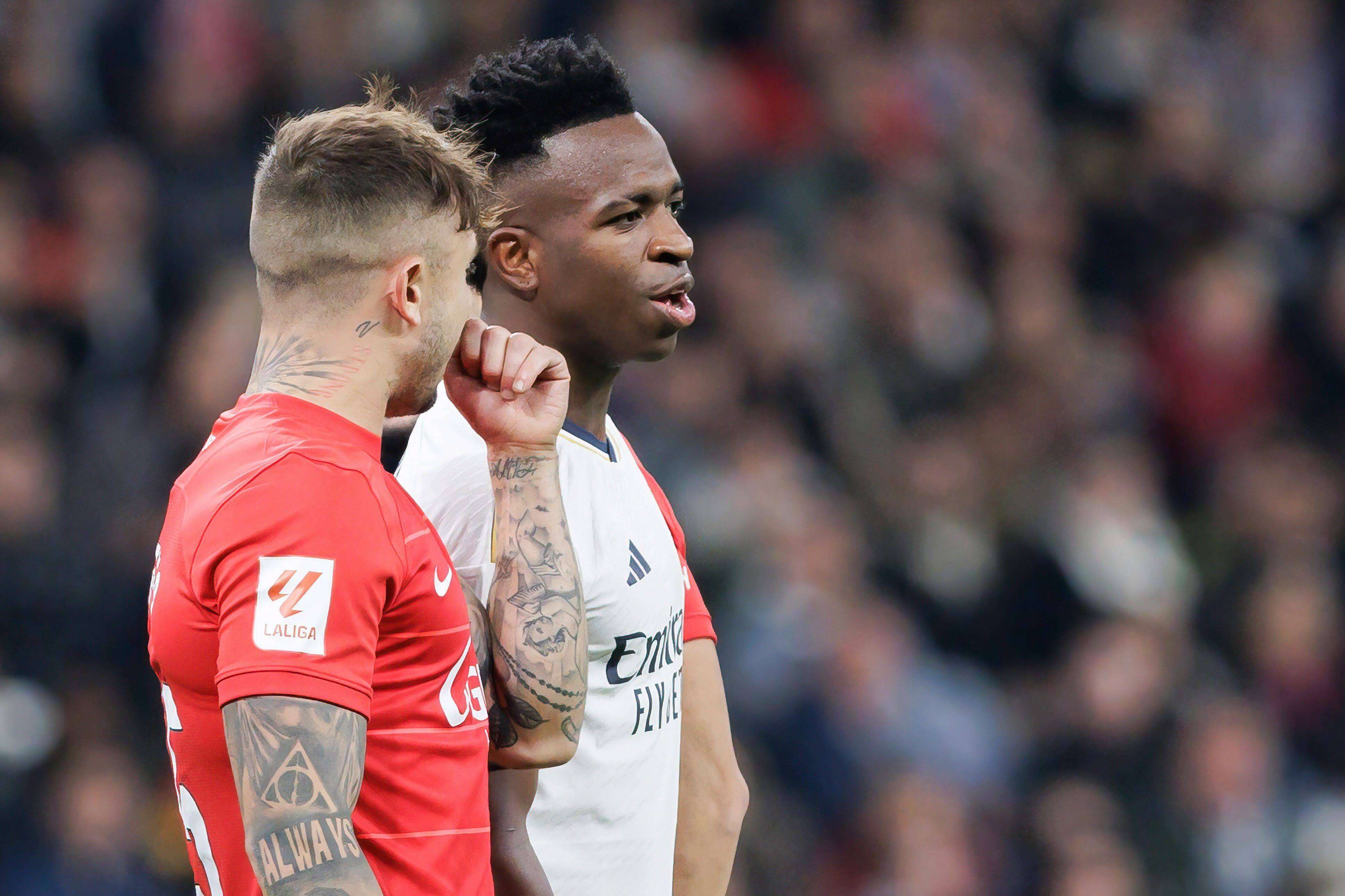 Pablo Maffeo y Vinicius Jr durante el Real Madrid-Mallorca (Fuente: Cordon Press)