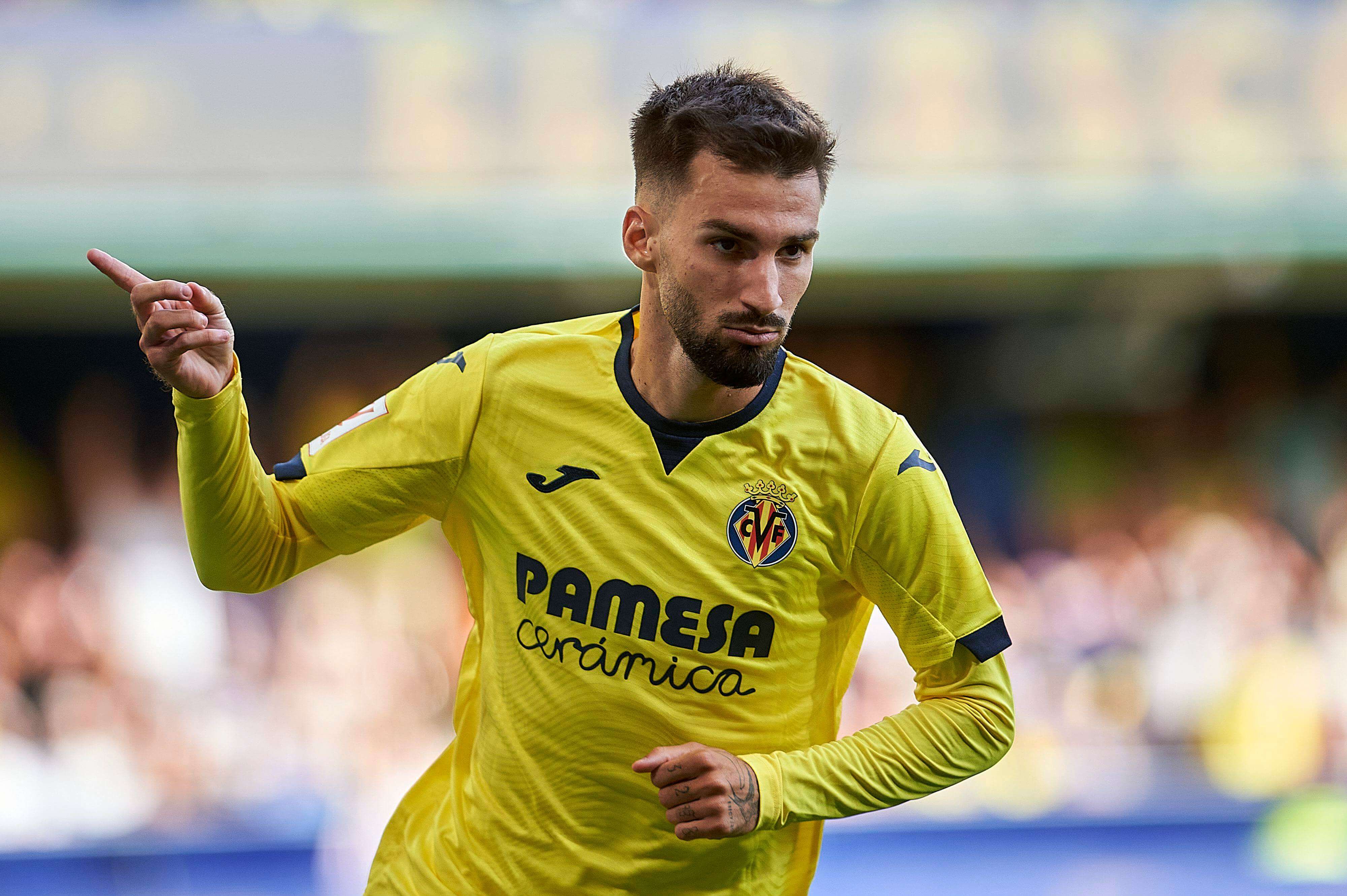  Álex Baena celebrando un gol con el Villarreal.