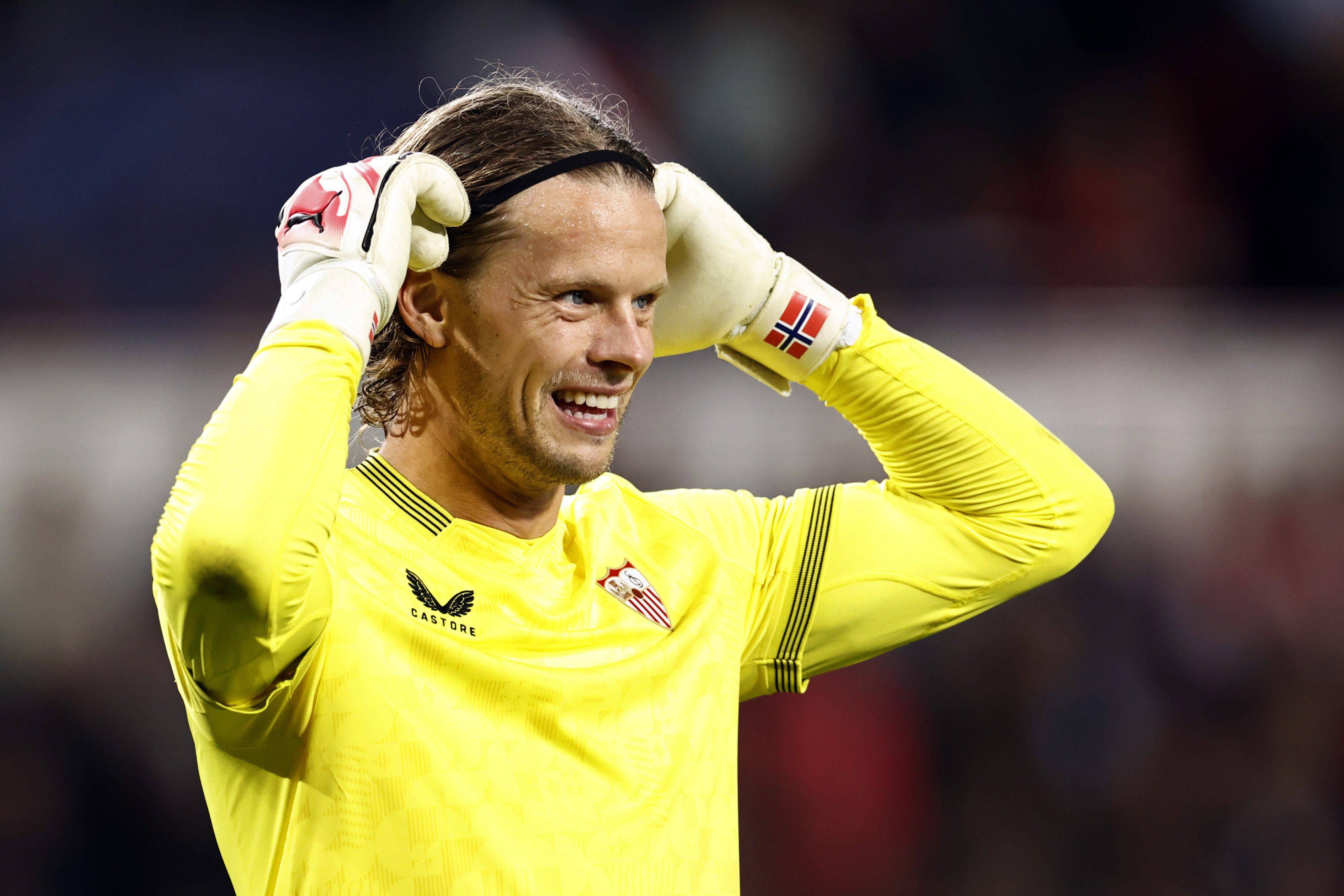  Nyland, ante el PSV.