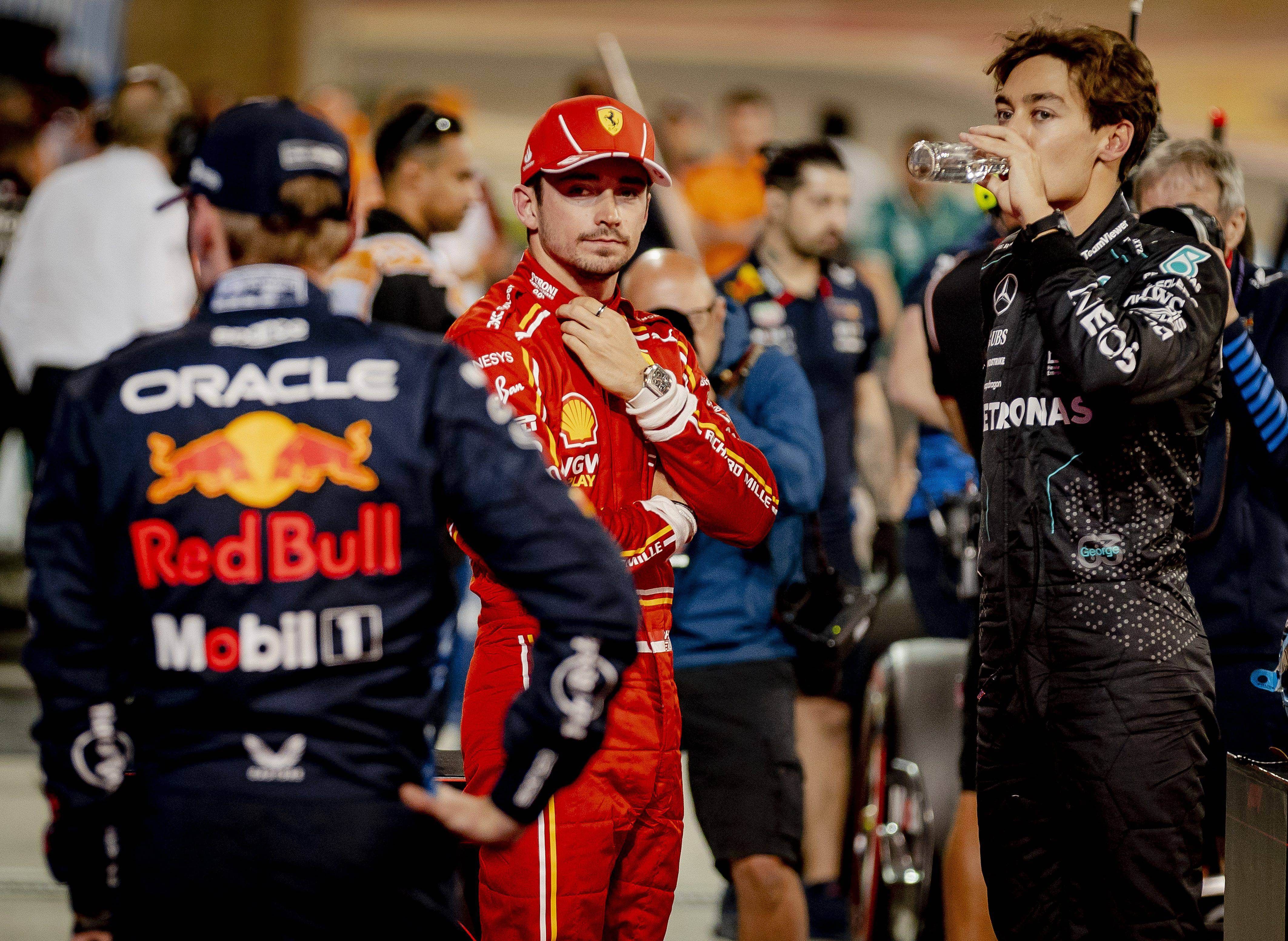  Charles Leclerc y George Russell, en Bahréin.