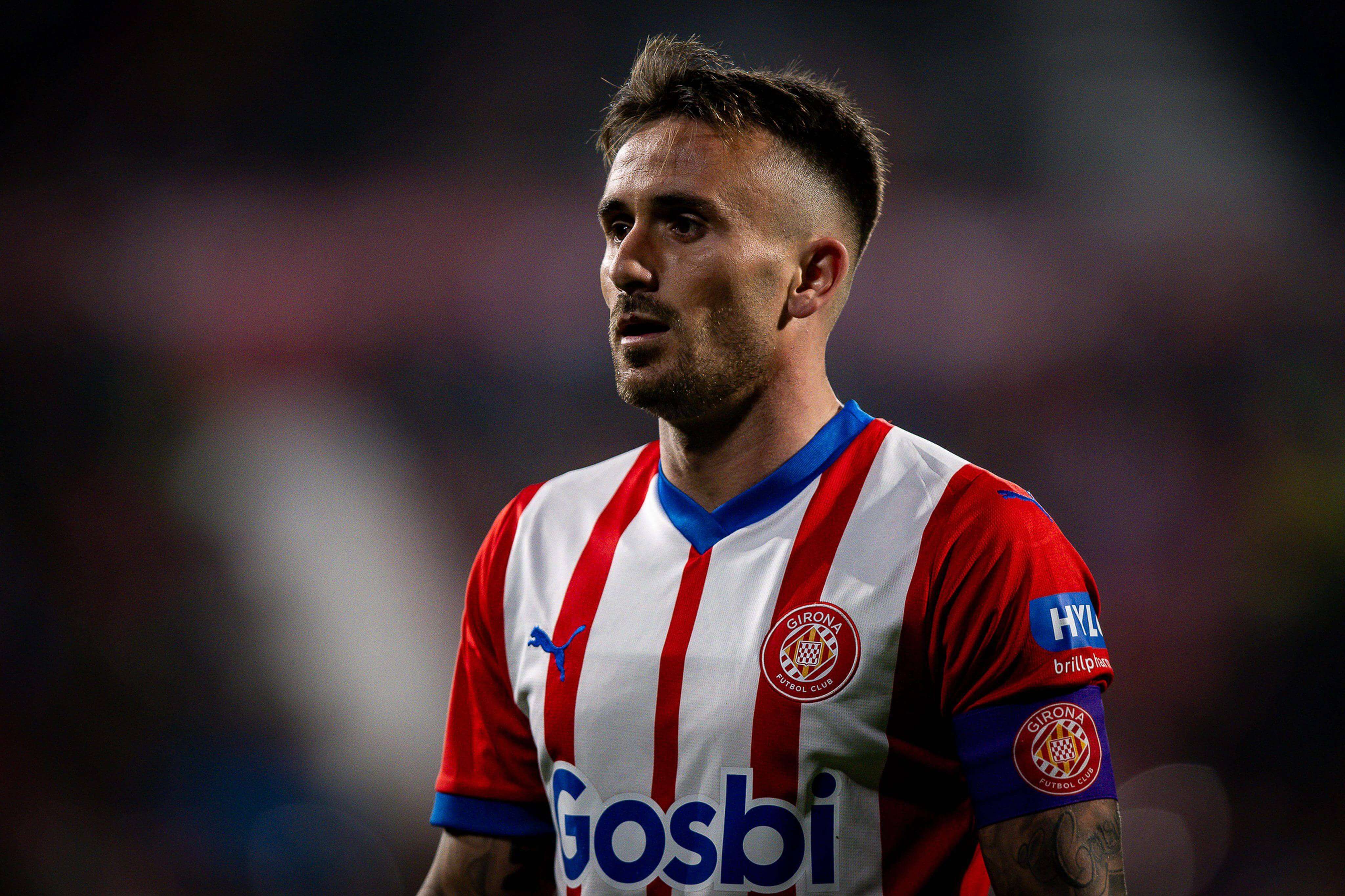 Aleix García, pretendido por el Barça, en un partido del Girona (FOTO: Cordón Press).