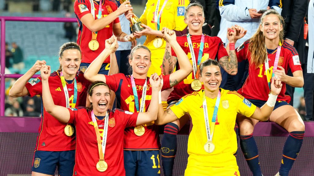  La selección femenina después de proclamarse campeona del mundo.