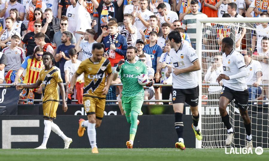 Stole Dimitrievski, en Mestalla