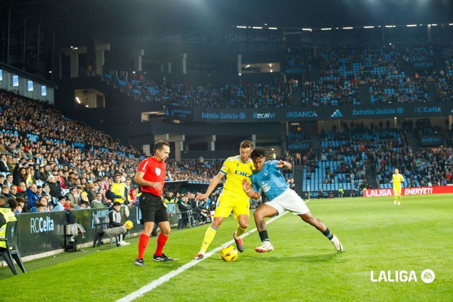  Renato Tapia, durante el Celta - Cádiz disputado esta temporada en Balaídos.