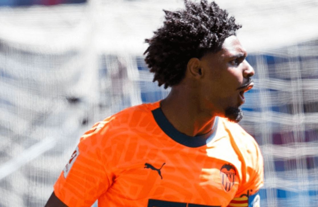 Thierry Correia celebra el gol del Valencia CF al Celta de Vigo.