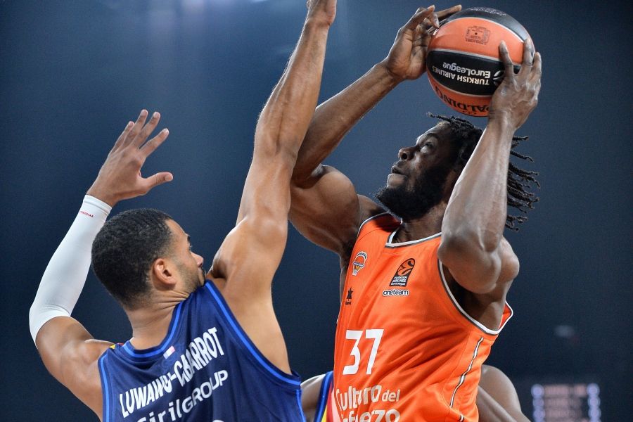 Triunfo del Valencia Basket desde la defensa en la pista del LDLC ASVEL Villeurbanne (55-78)