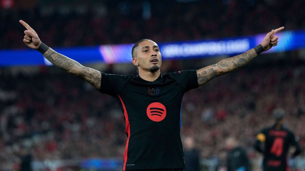  Raphinha celebra su gol ante el Benfica (Cordon Press)