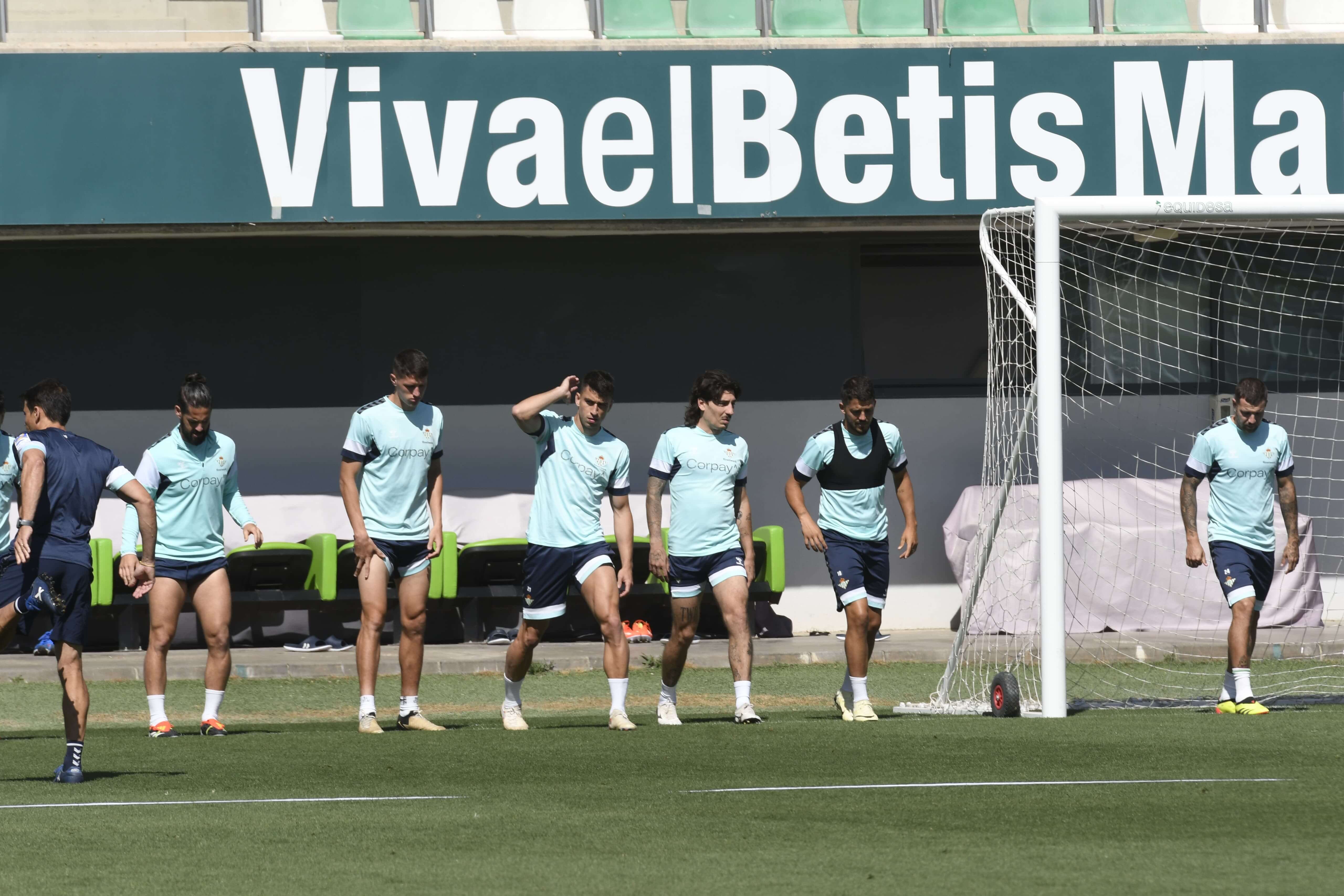  Último entrenamiento del Betis previo a su visita a Las Palmas