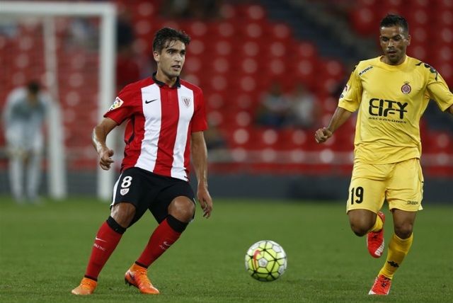  Iker Undabarrena en un partido frente al Girona en San Mamés.