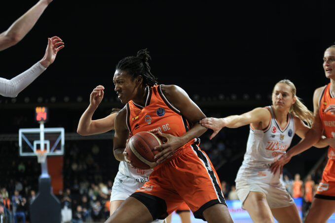 Valencia Basket hace historia y estará en sus primeras semifinales de EuroLeague Women (92-77)