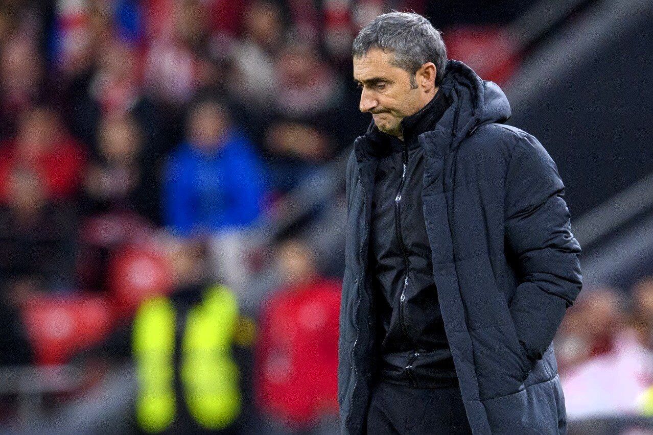 Ernesto Valverde, muy serio en un partido jugado en San Mamés.