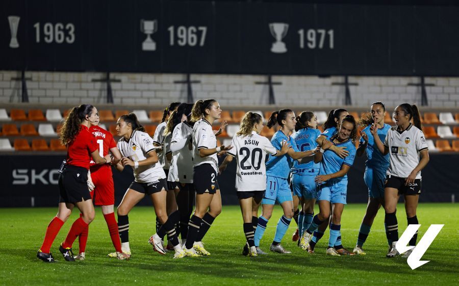 El VCF Femenino - Athletic Club de la ida en el Antonio Puchades