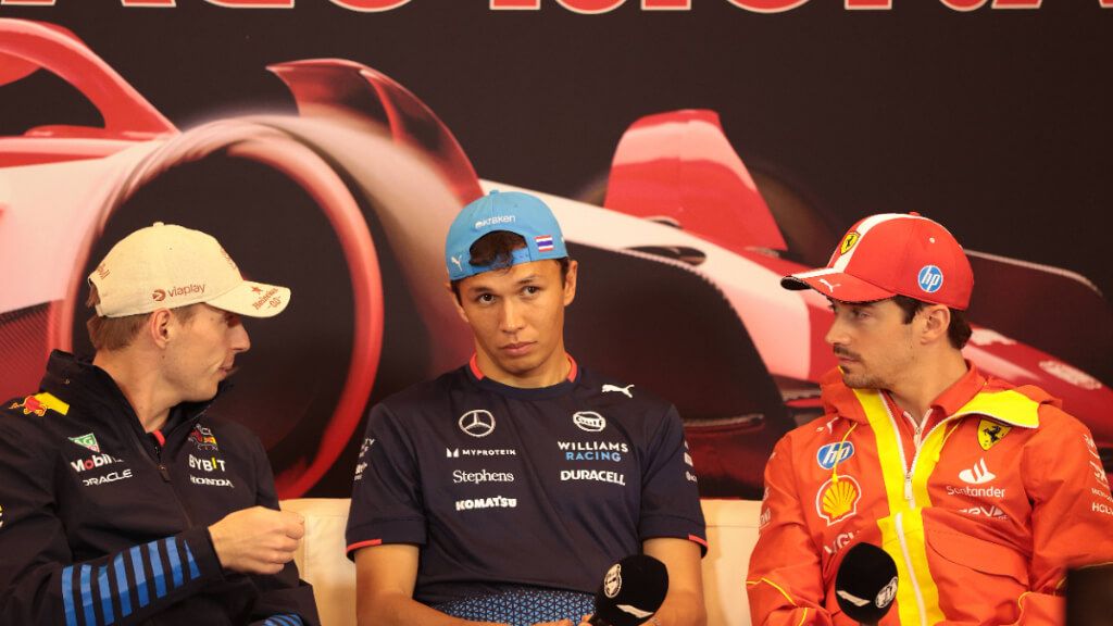  Max Verstappen, Alex Albon y Charles Leclerc, en el GP de Mónaco.