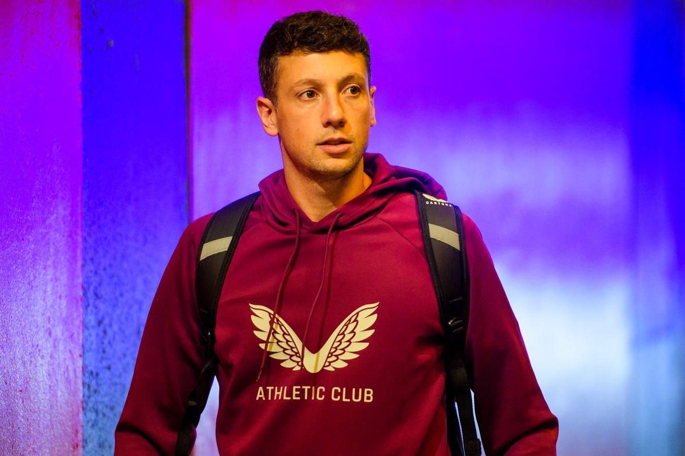  Mikel Vesga, llega en el autobús del equipo de Ernesto Valverde a San Mamés.