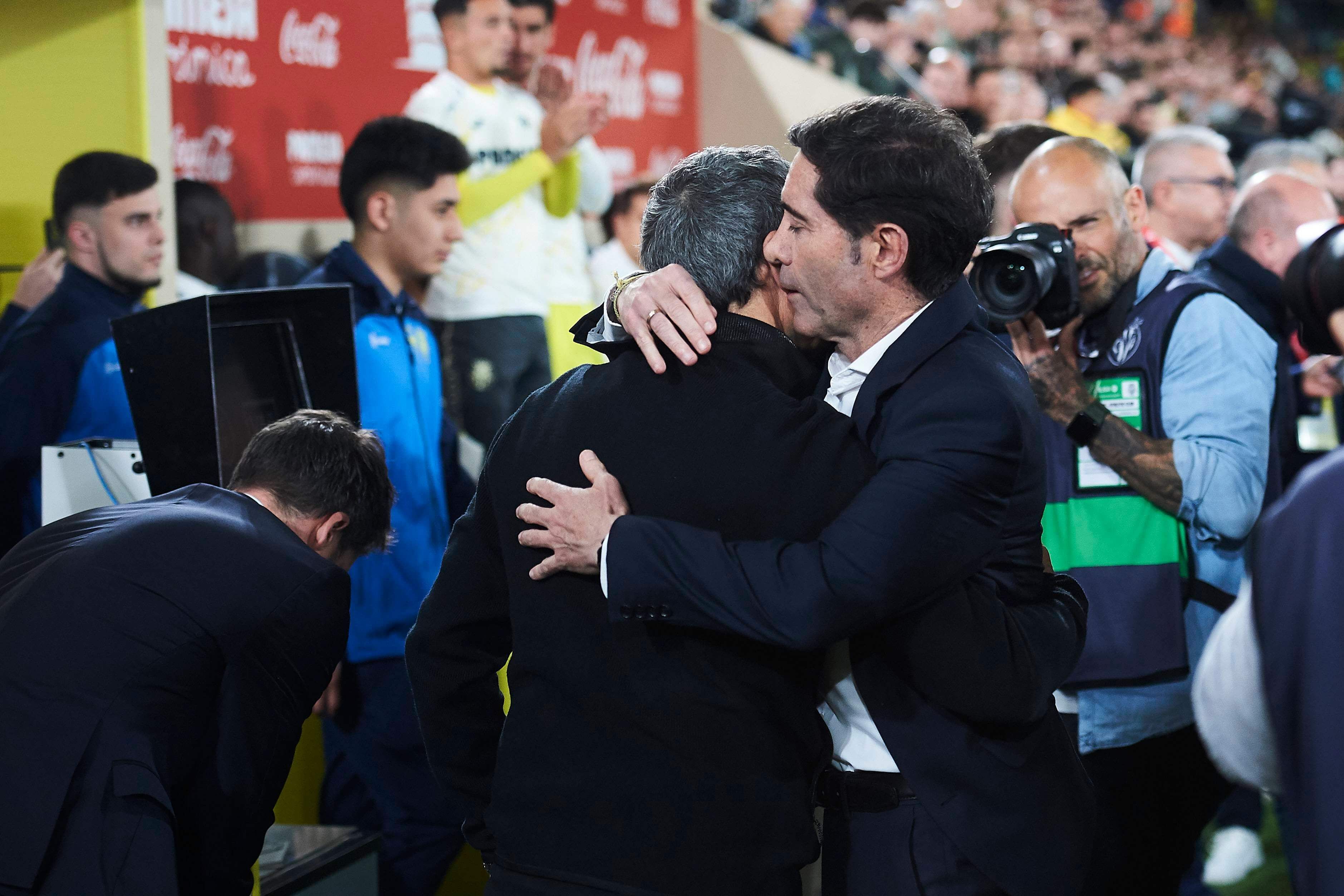  Marcelino García Toral saluda a Ernesto Valverde antes del Villarreal-Athletic (Foto: Cordon Press