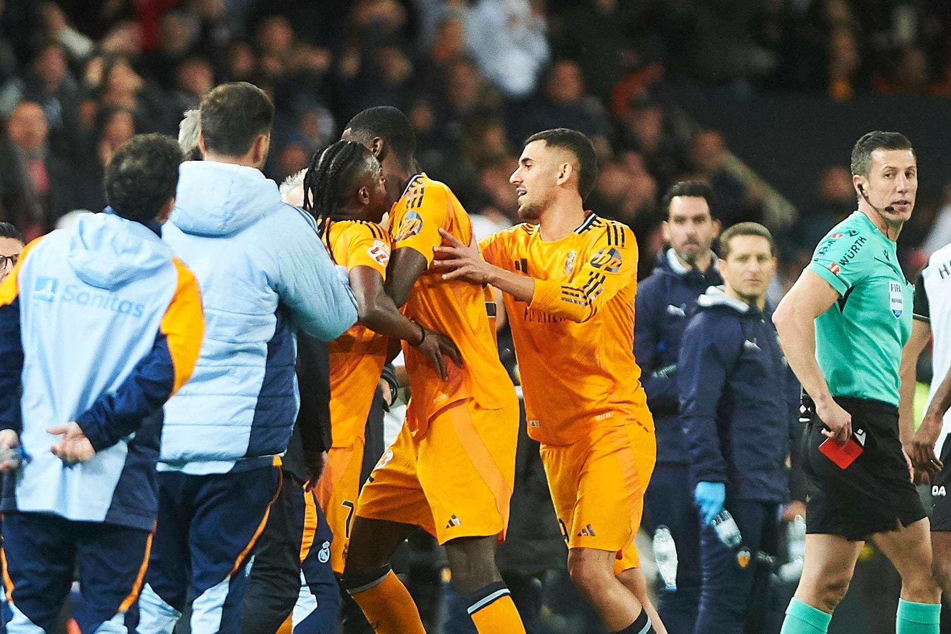  Vinicius, tras su expulsión en Mestalla (Cordon Press)