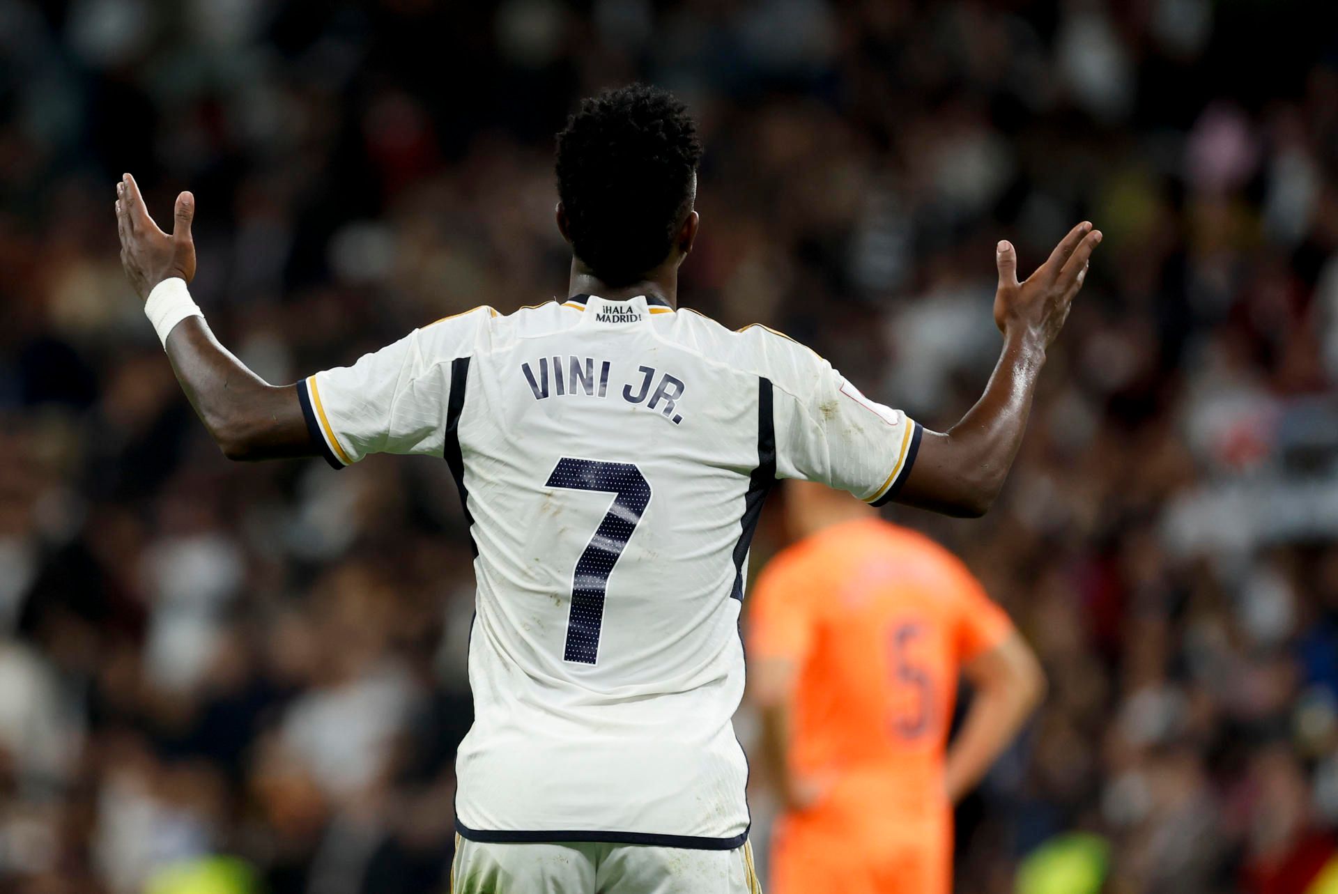  Vinicius celebrando uno de su goles en el Real Madrid-Valencia.