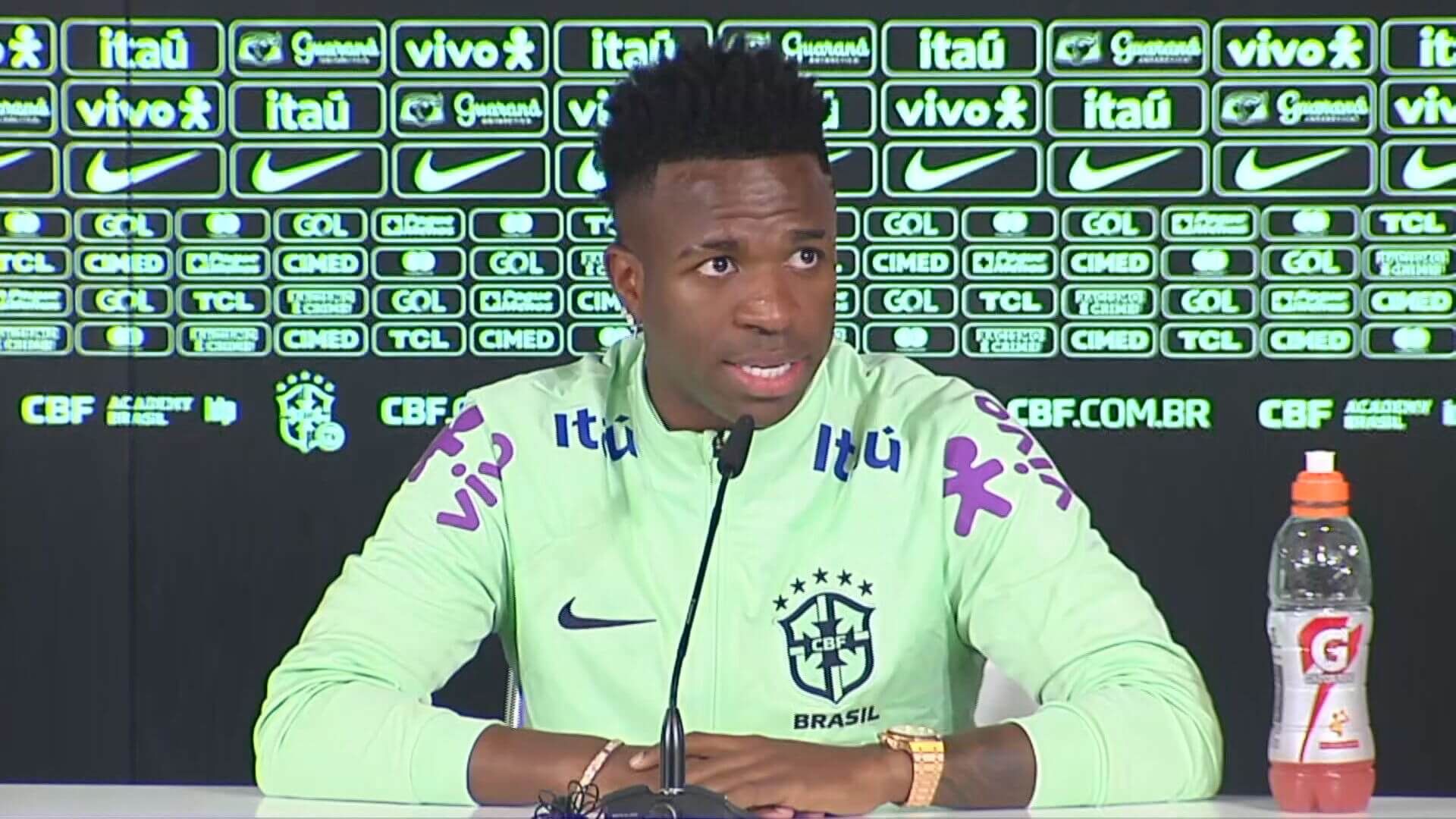  Vinicius Jr. durante una comparecencia ante los medios