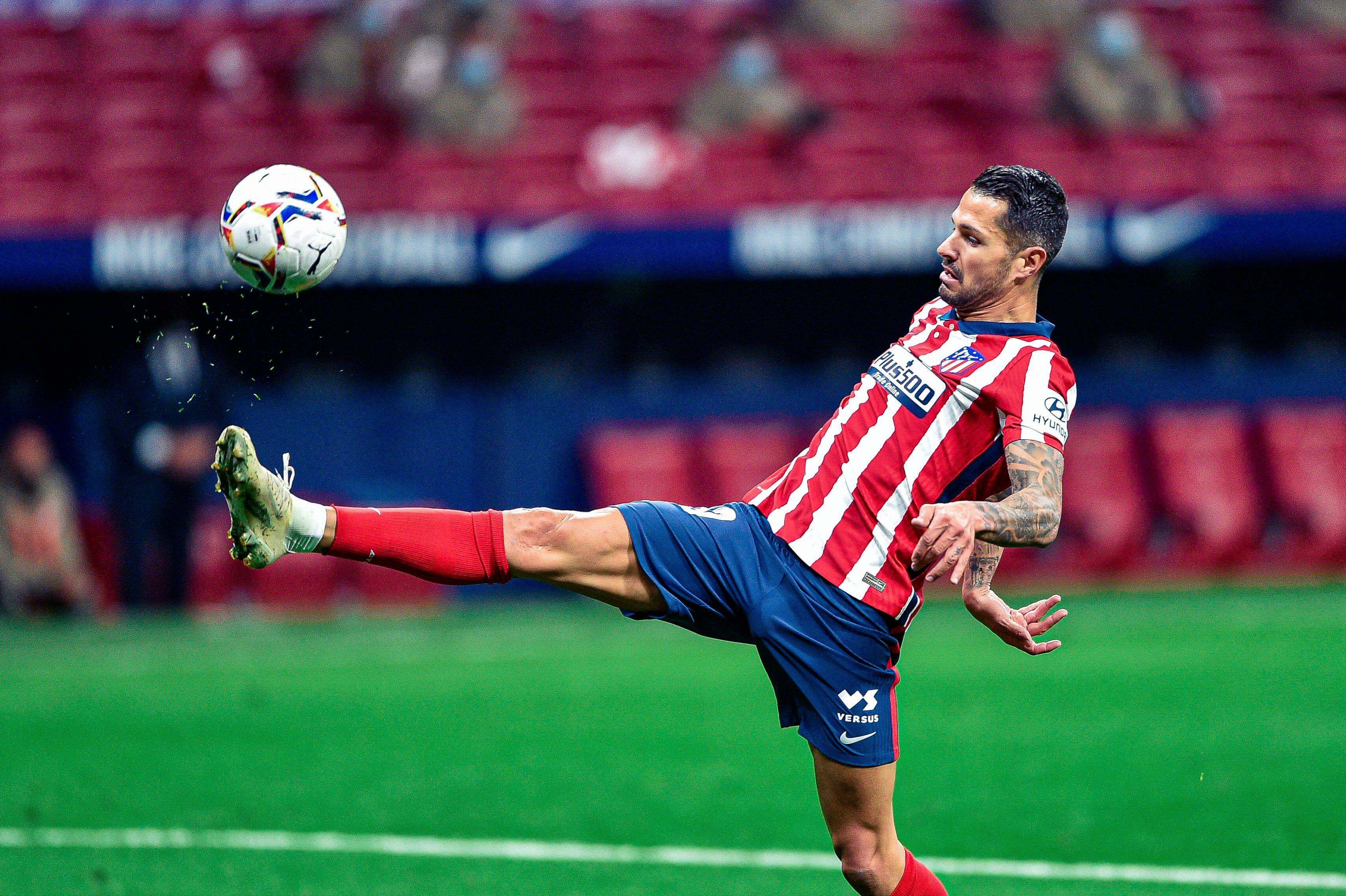  Vitolo, en un partido con el Atlético de Madrid.
