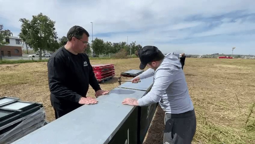  Los operarios ya trabajan en la fan zone del Athletic (Fuente: ElDesmarque)