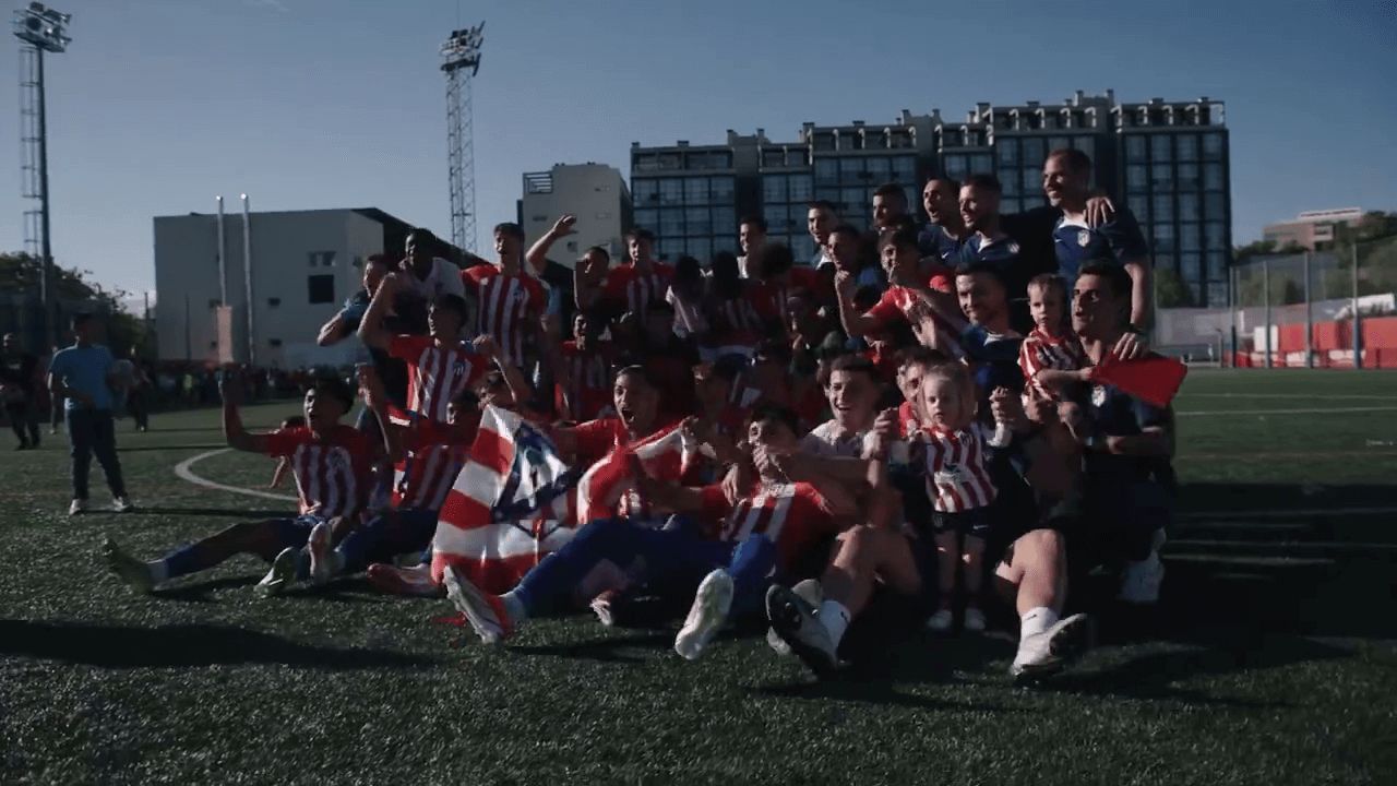  Fernando Torres celebró el título con sus jugadores (Atleti)