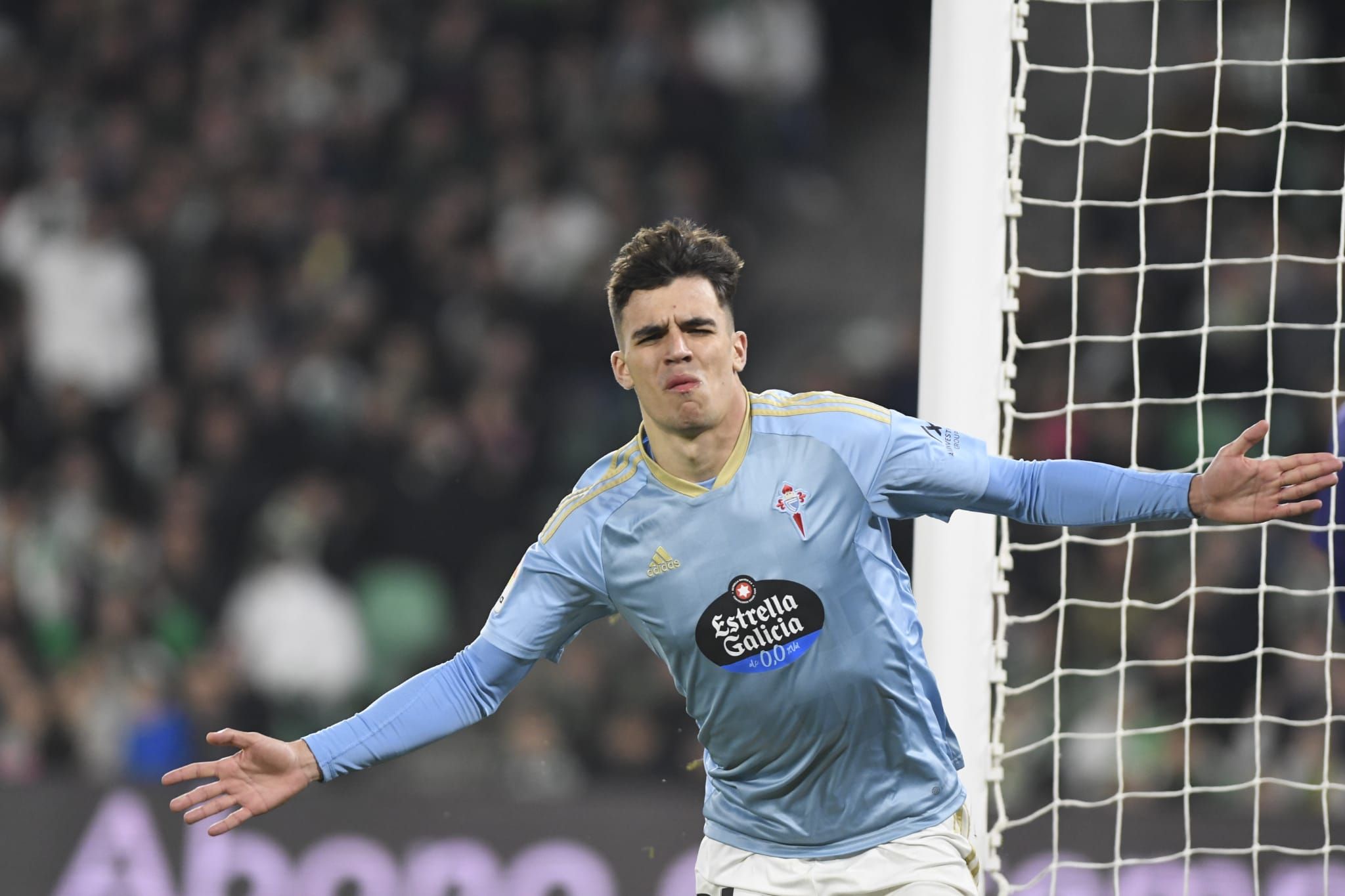 Veiga ante el Betis.