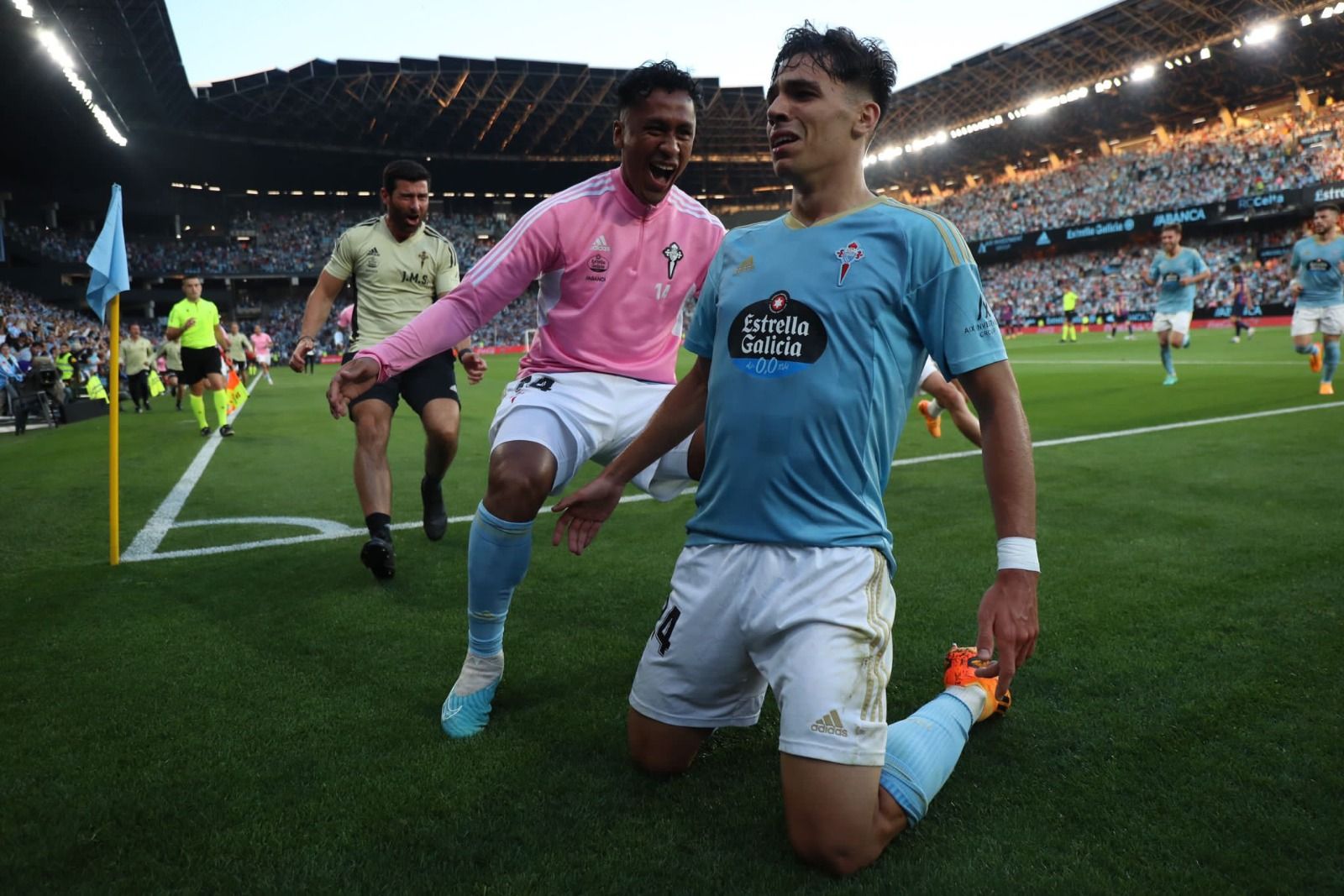 Gabri Veiga celebra su gol al FC Barcelona.