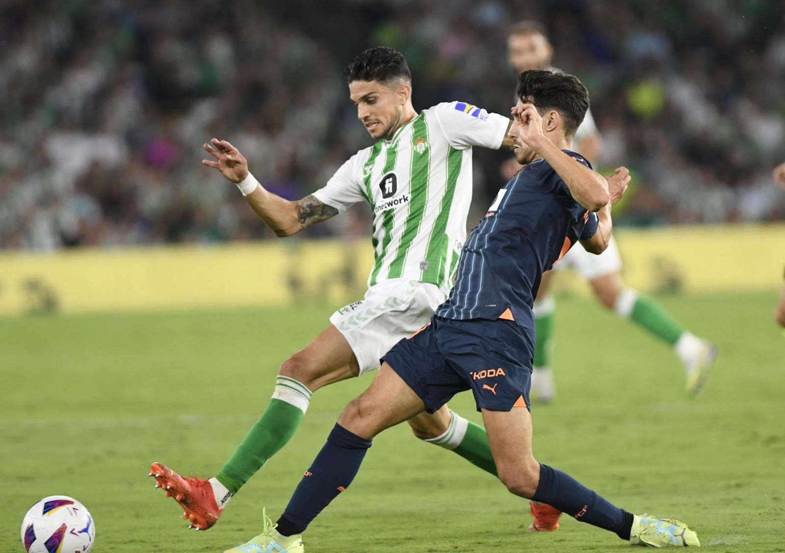  Bartra, ante el Valencia.
