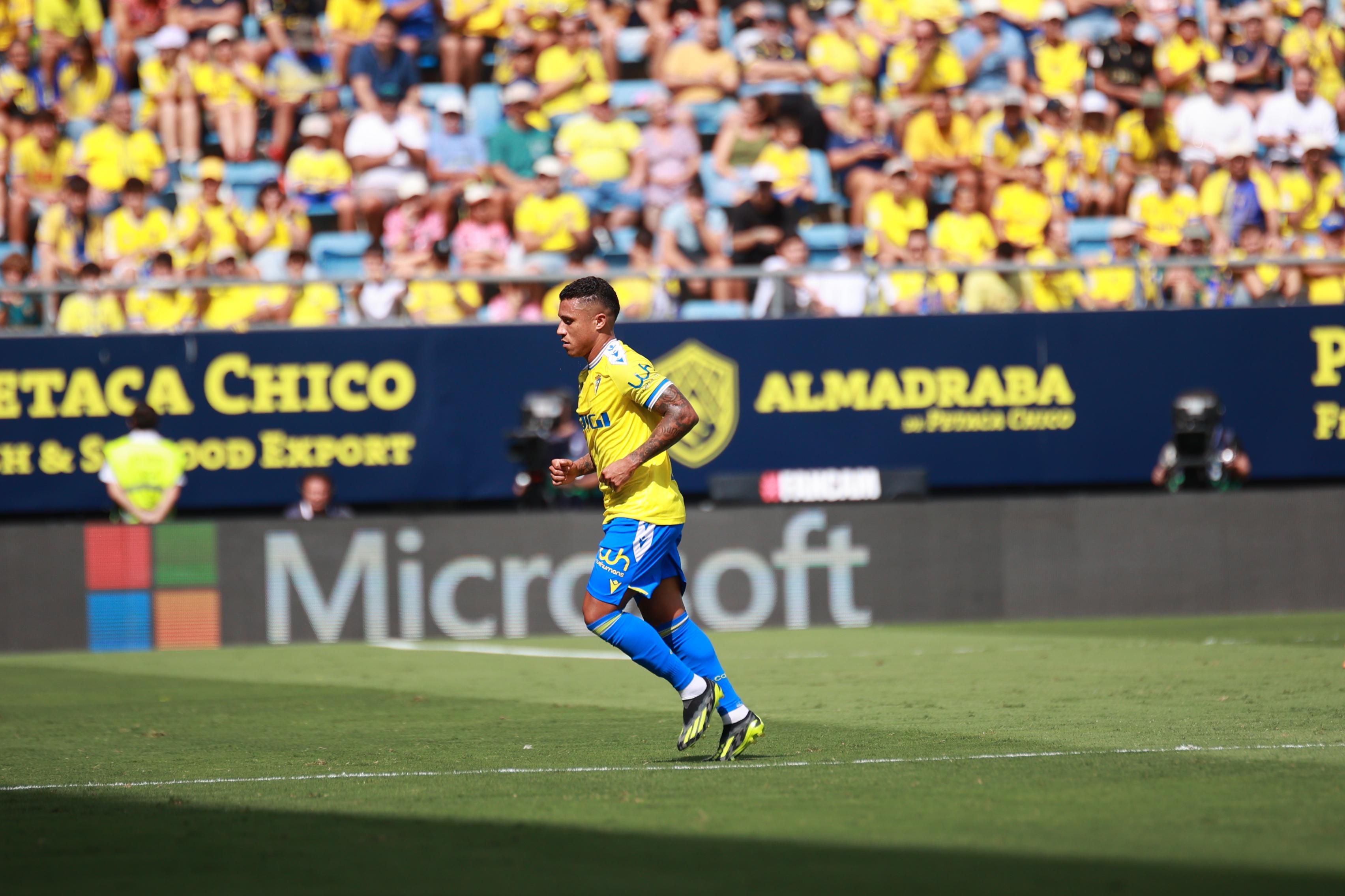 Darwin Machis, tras su expulsión en el Cádiz-Girona.