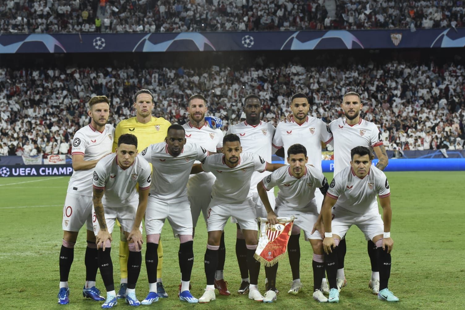  El once del Sevilla ante el Arsenal.