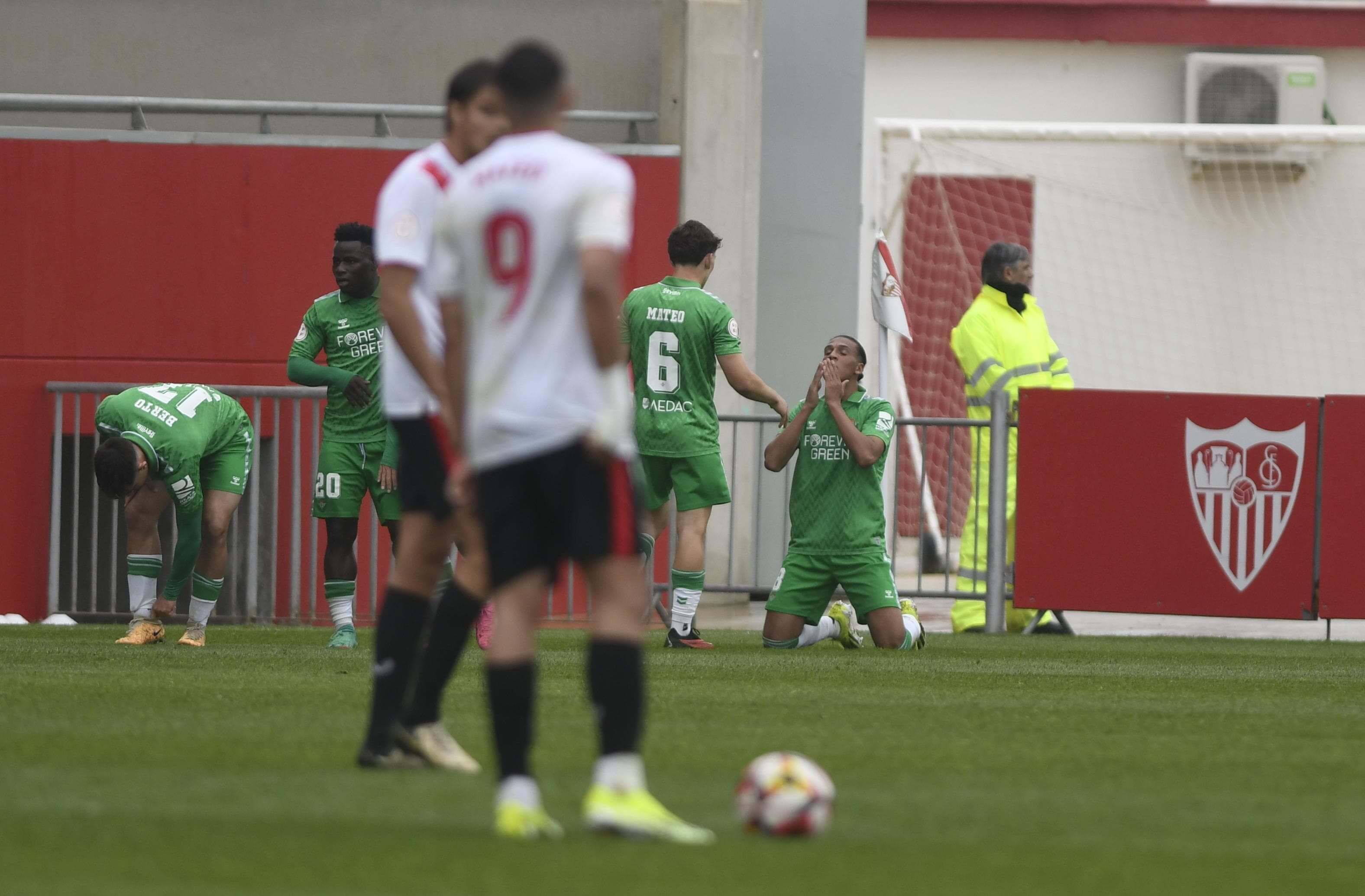  Celebración del gol de Yanis ante el Sevilla Atlético.