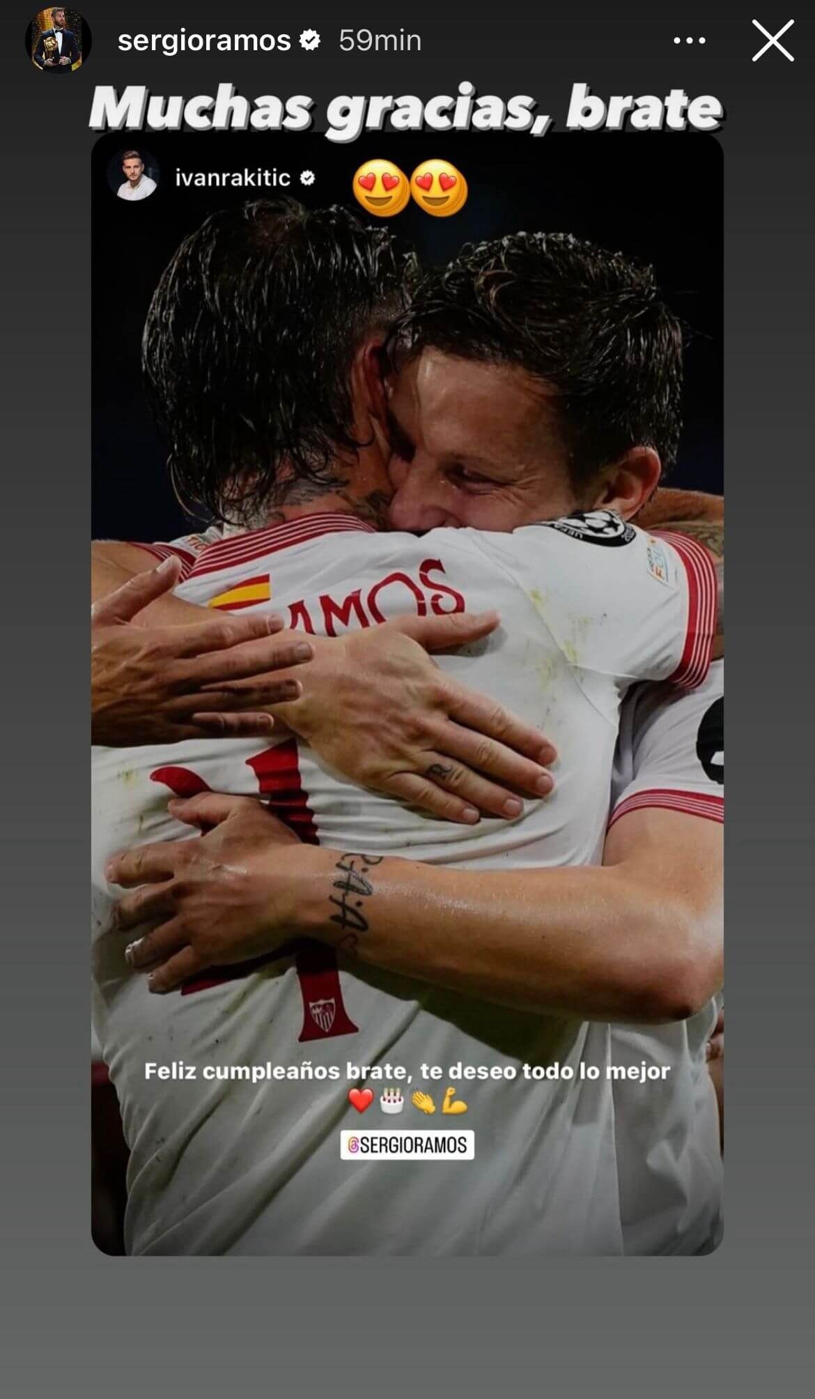  La celebración de Rakitic a Sergio Ramos.