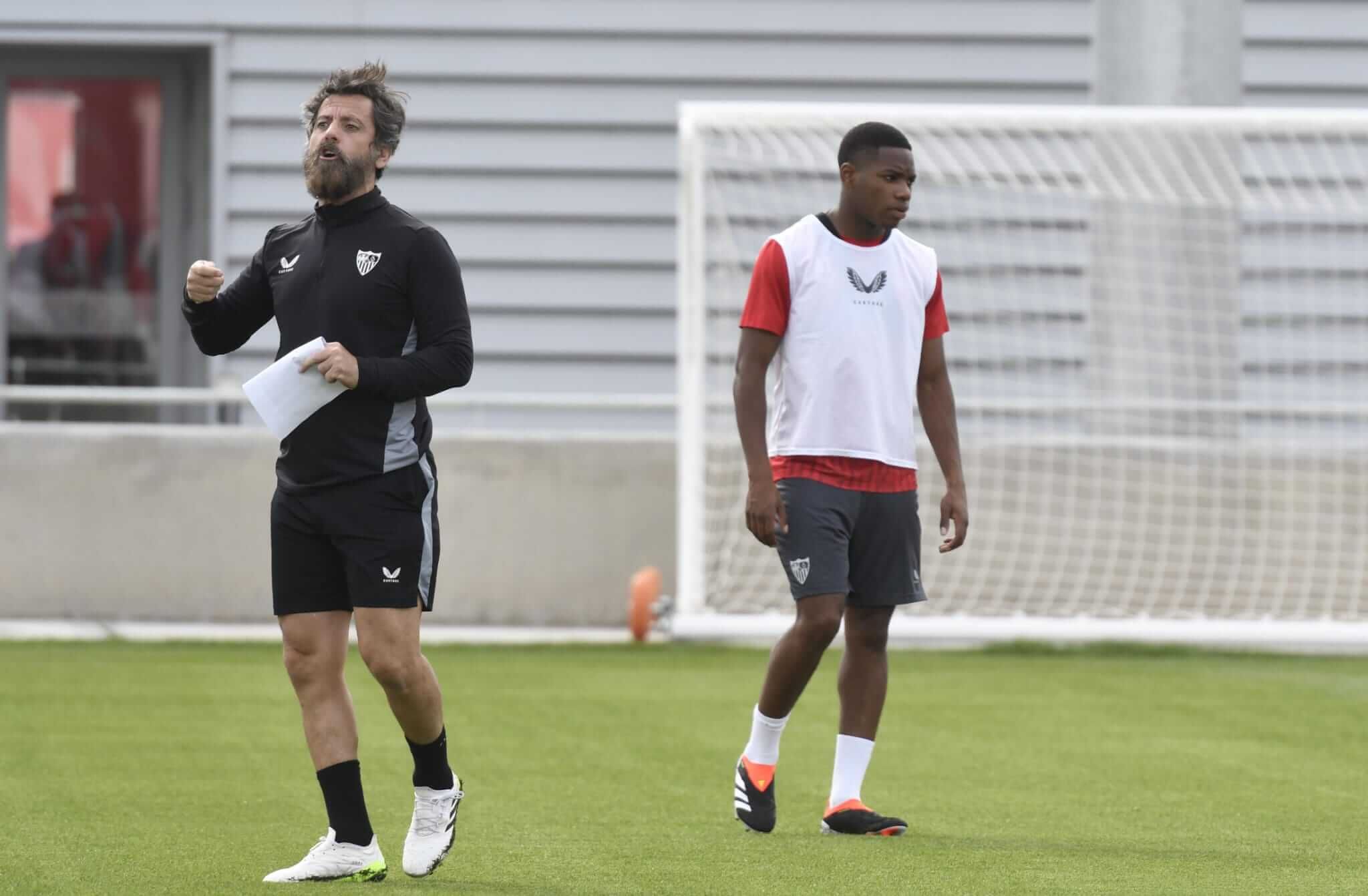  Quique Sánchez Flores llamó a Muzambo