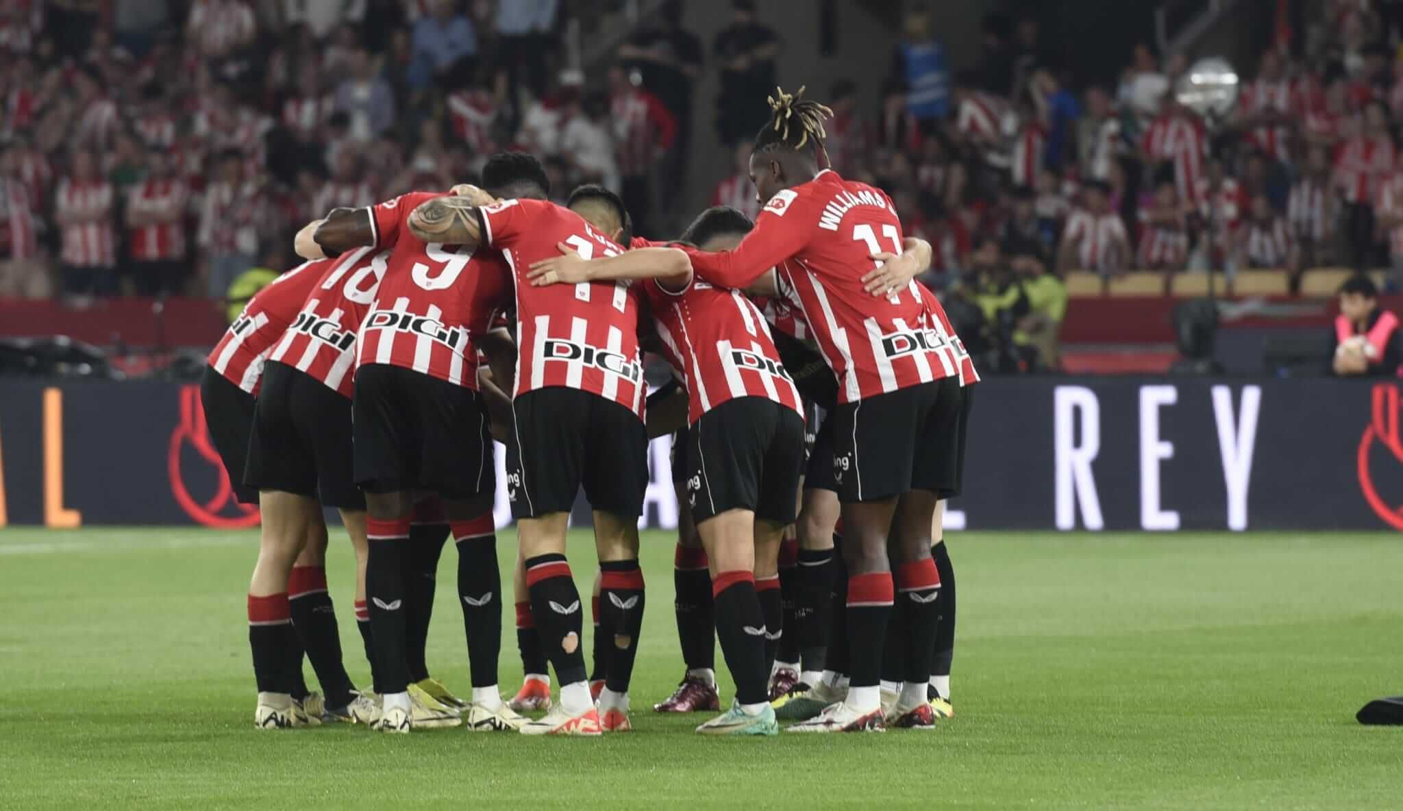  Arenga de los jugadores del Athletic antes de la final de Copa.