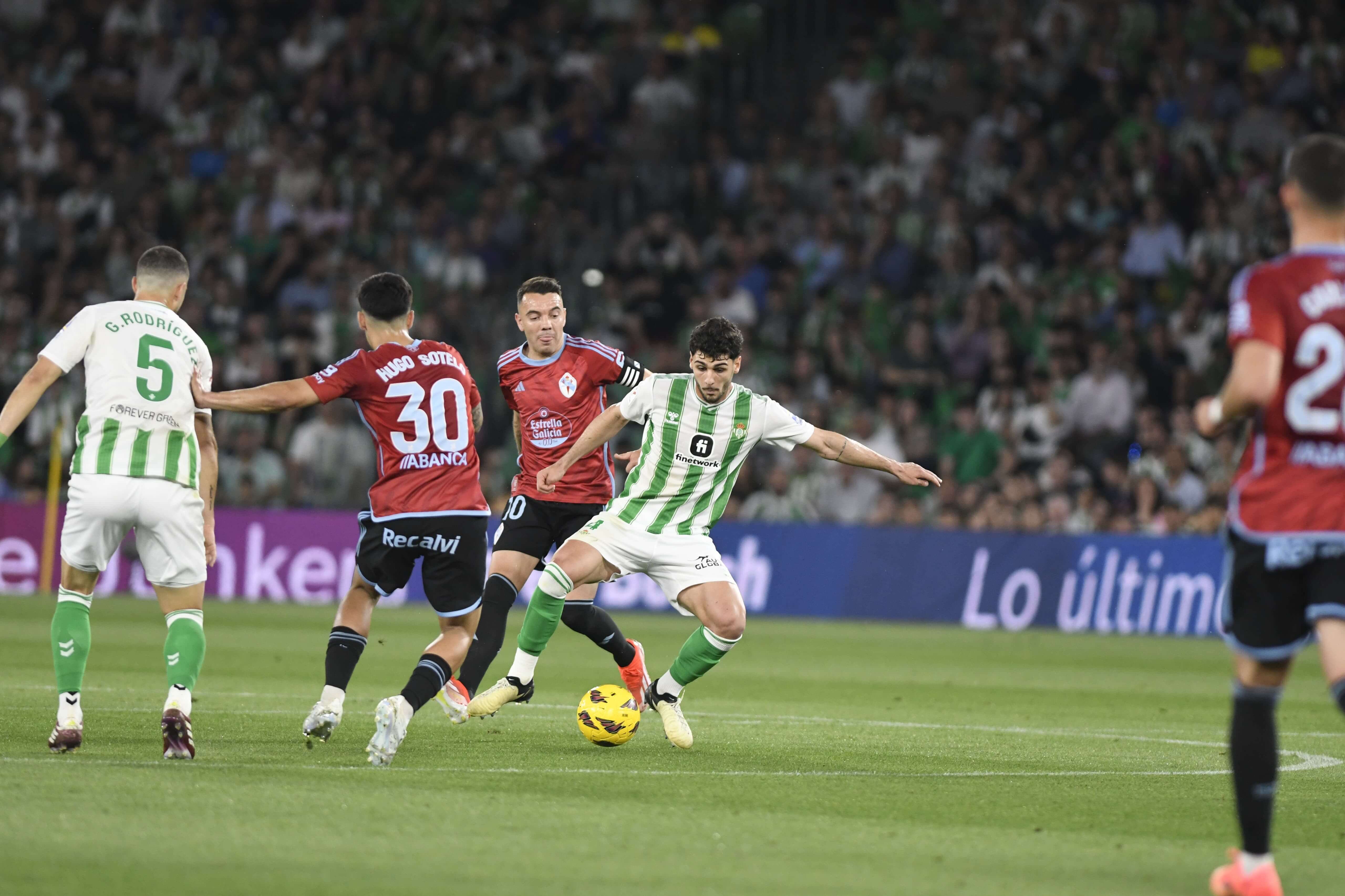  Johnny Cardoso contra el Celta de Vigo