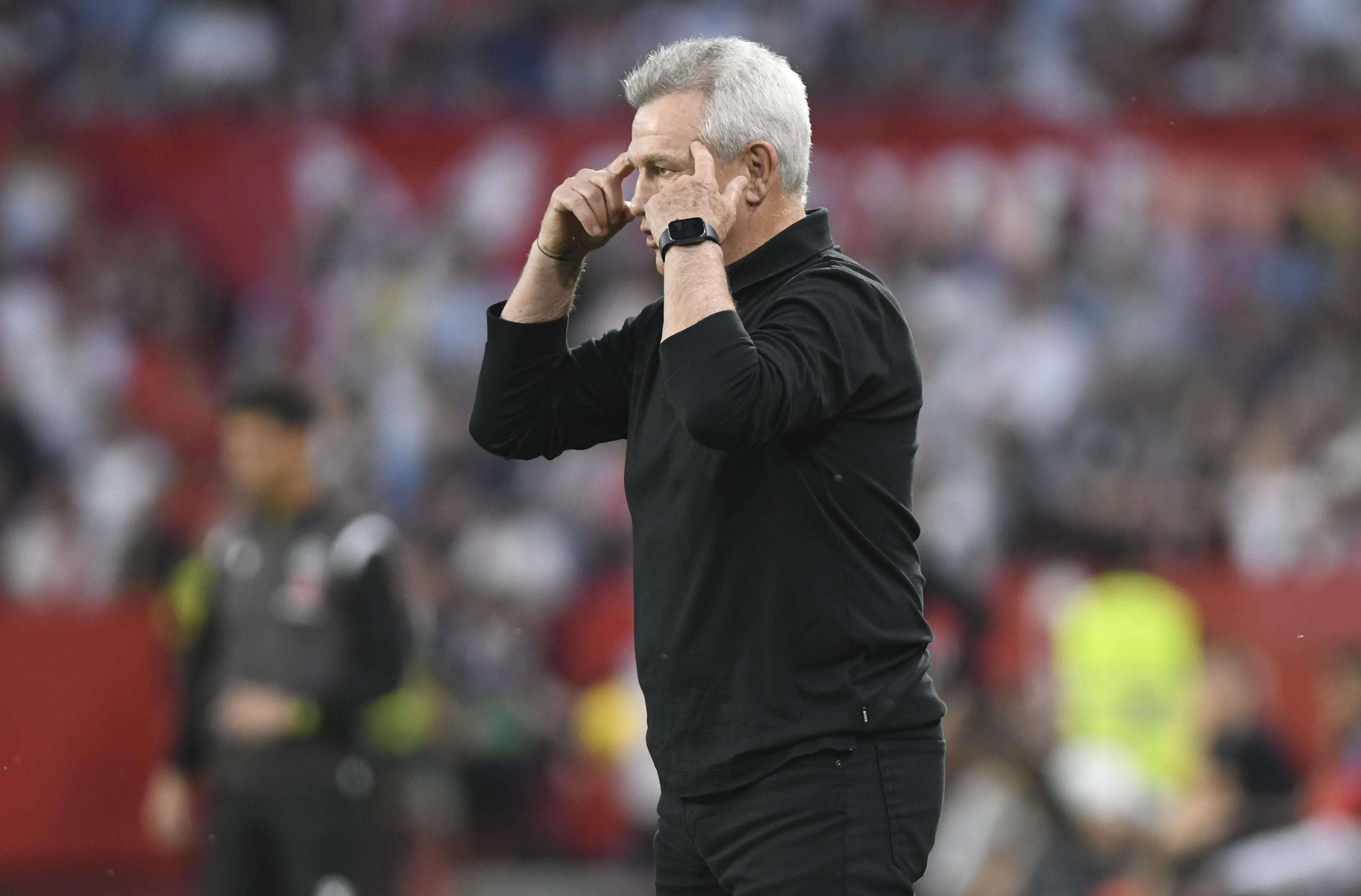 Javier Aguirre, ante el Sevilla.