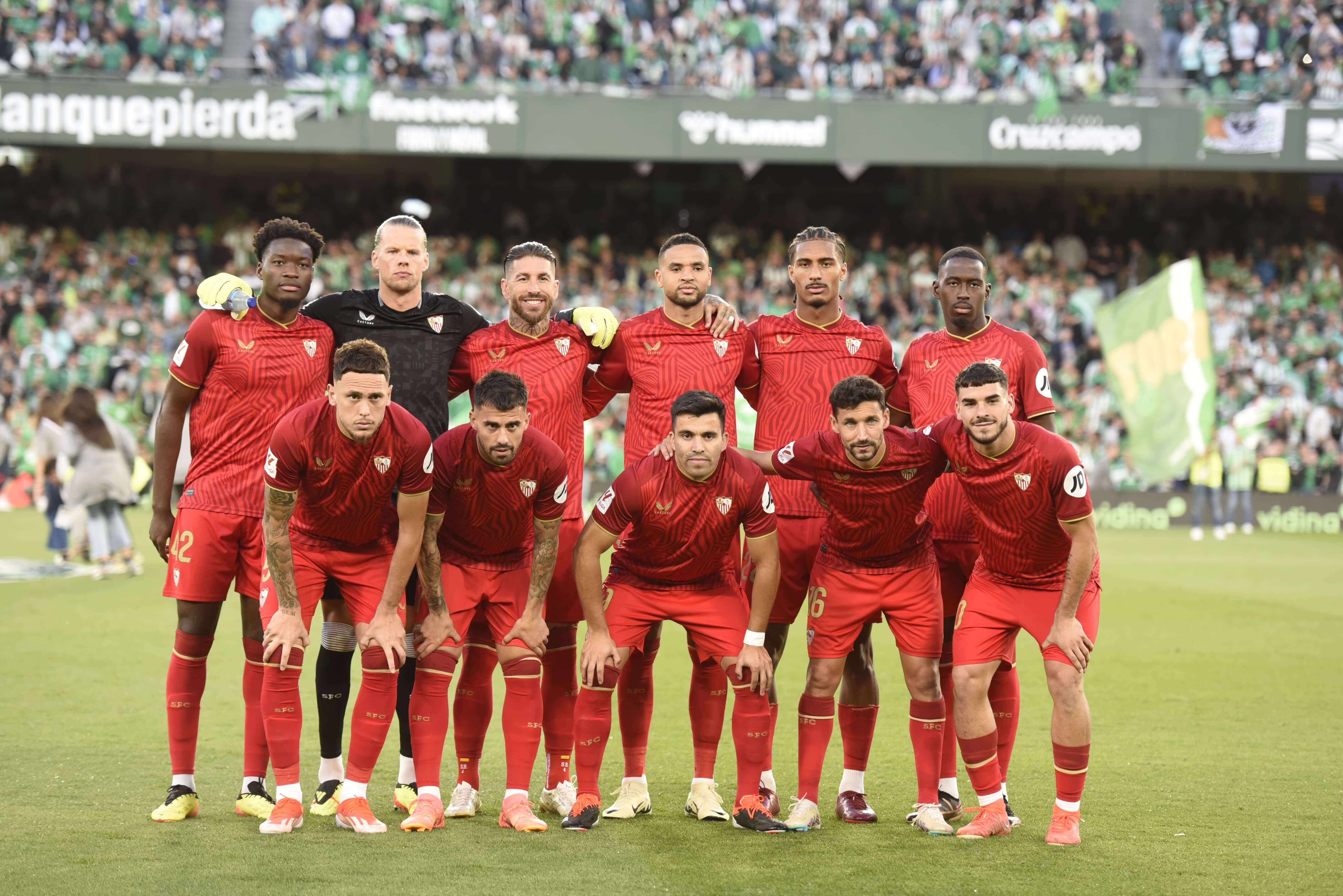 El once inicial del Sevilla en el derbi.