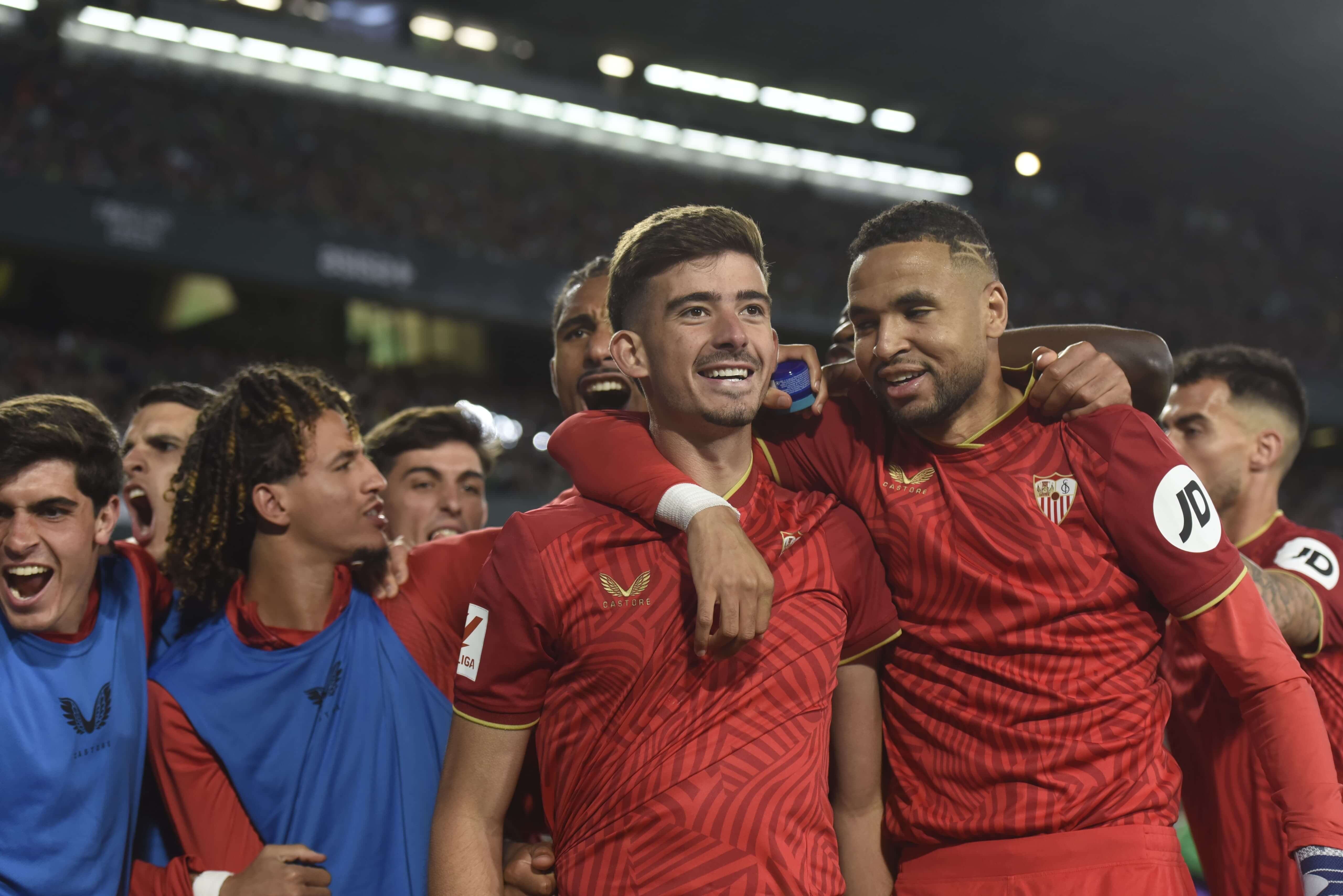 Kike Salas, celebrando su gol ante el Betis.