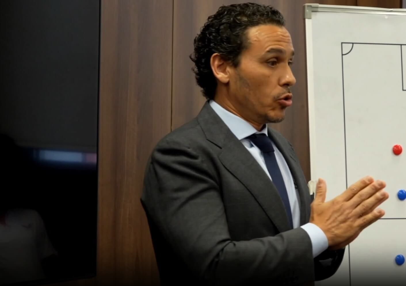  La charla de Del Nido Carrasco a la plantilla.