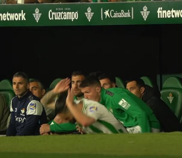 Isco Alarcón lamentándose de la ocasión fallada.