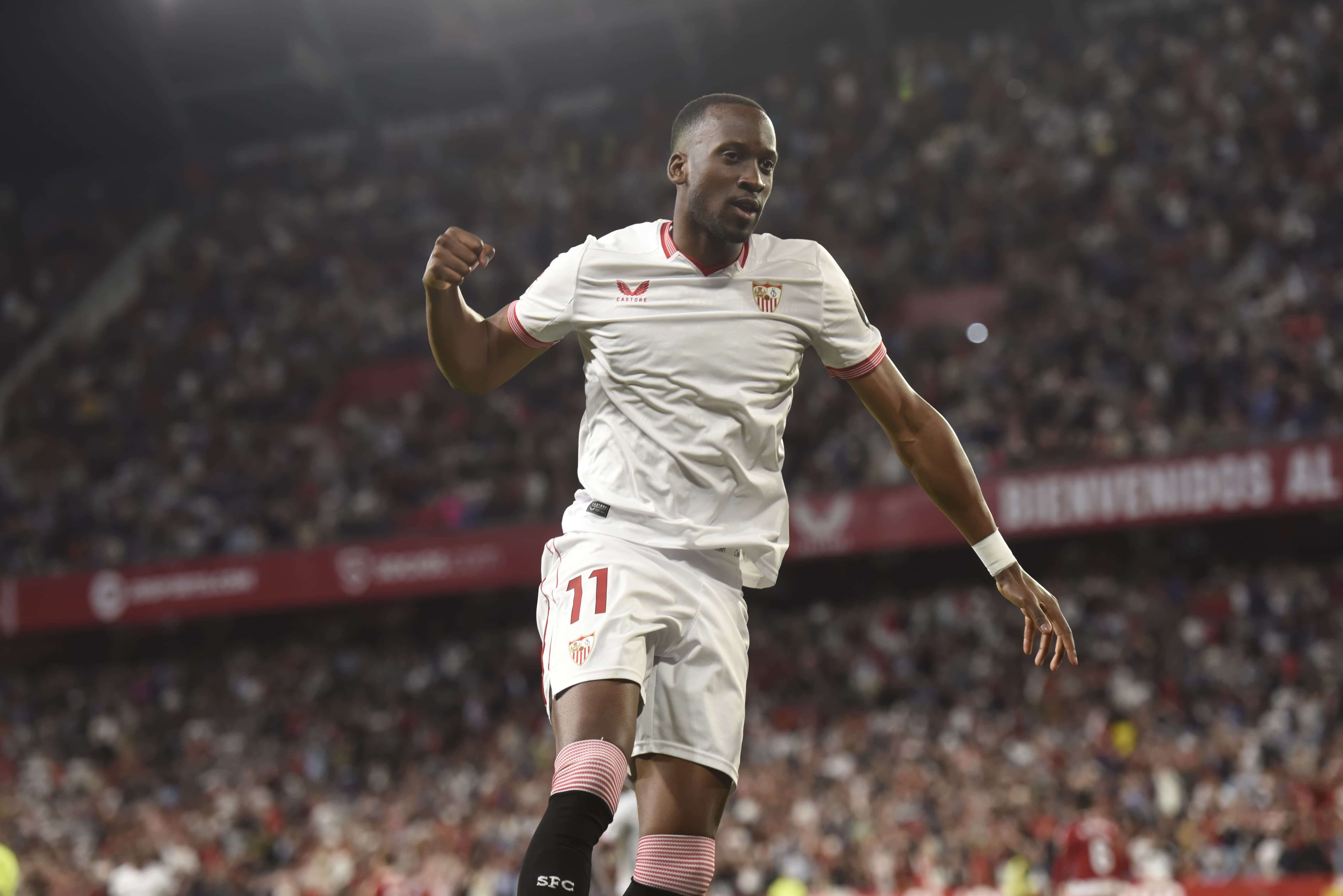  Lukebakio celebra su gol.