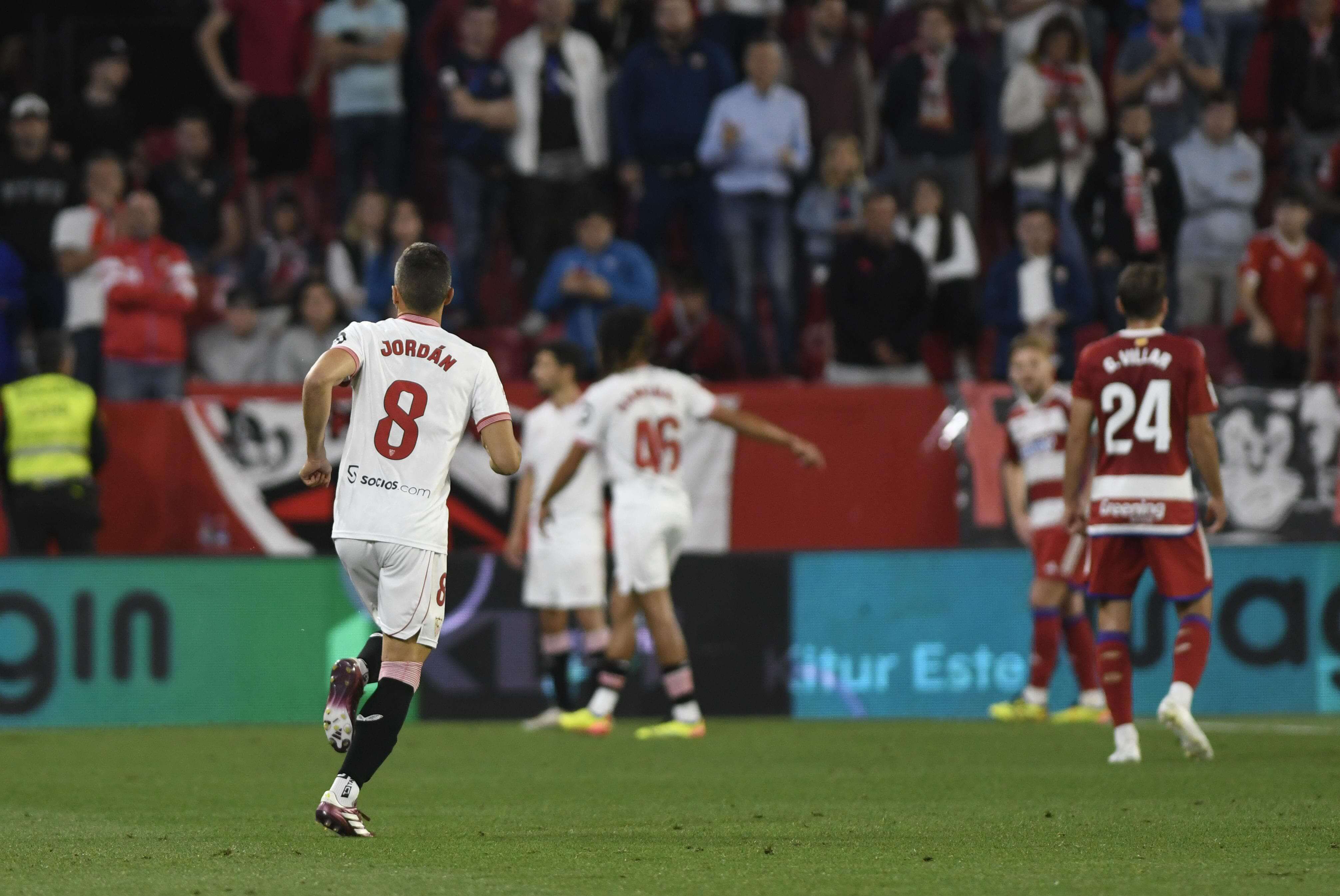 Jordán, ante el Granada (Foto: Kiko Hurtado).