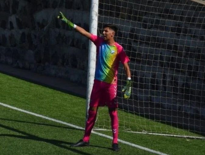  Juan Sastre dando órdenes en el Tenerife.