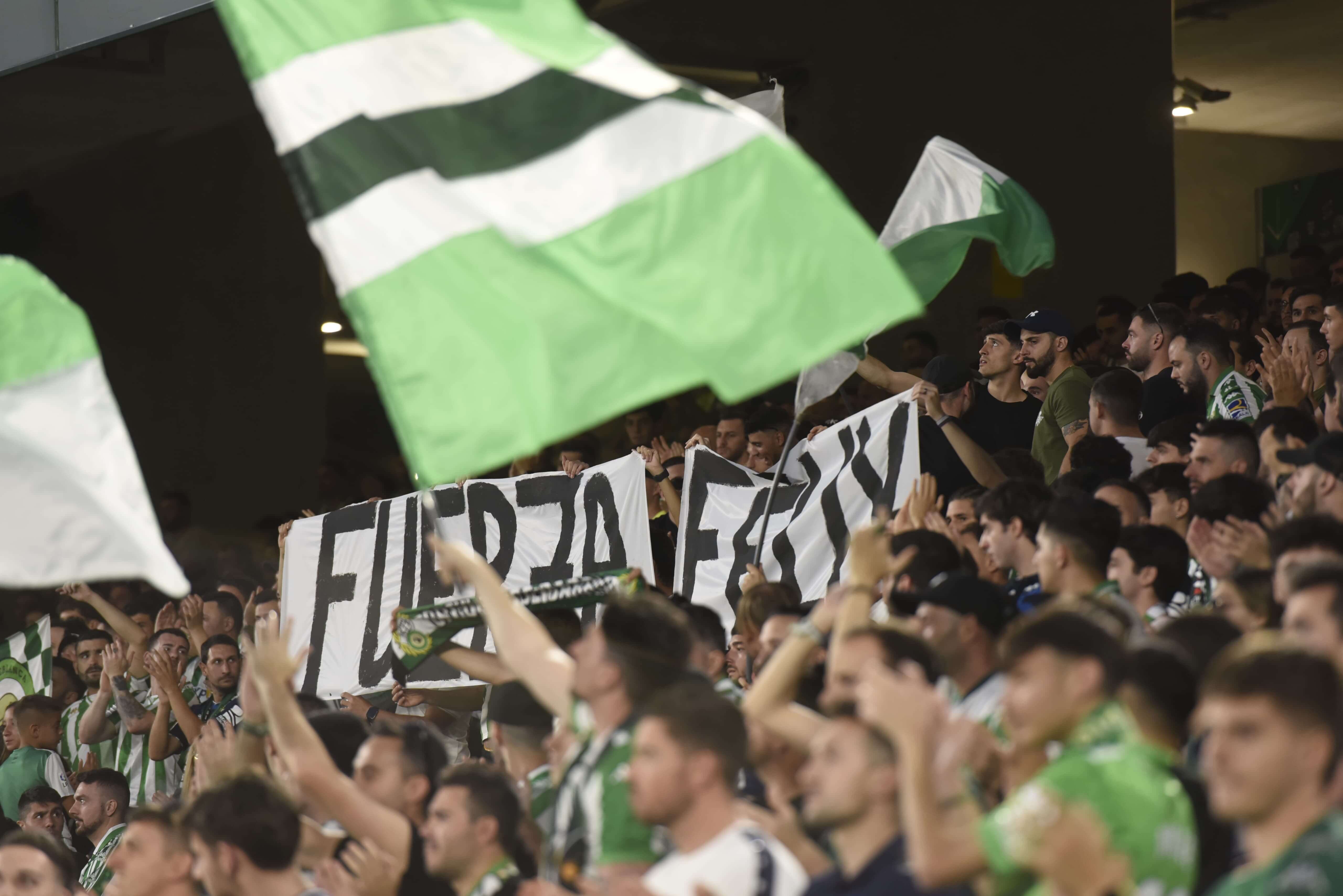 La pancarta de Gol Sur 1907 mandando fuerzas al canterano