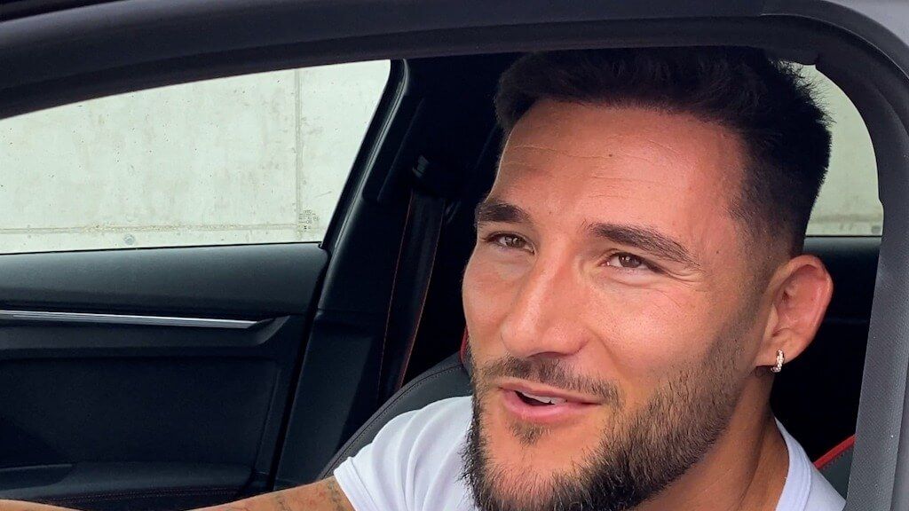  Gudelj, a su salida de la ciudad deportiva, tras conocer la noticia de Jesús Navas.